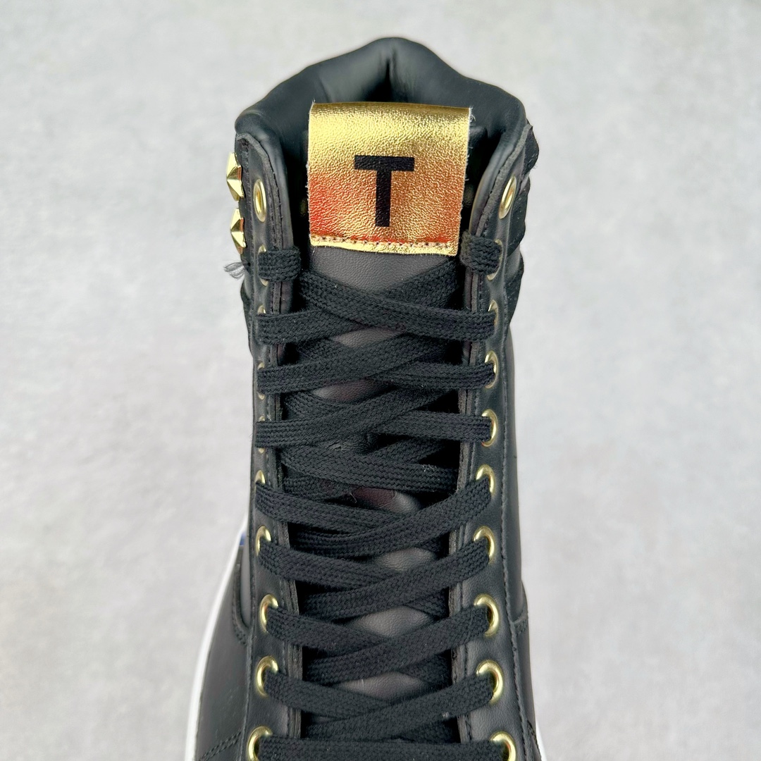 图片[5]-特朗普推出一款“永不投降”运动鞋，特朗普个人运动鞋品牌Trump Never Surrender High-Top 特朗普一代系列高帮总统休闲运动篮球板鞋“皮革液态银USA”PKTLP001 美国前总统特朗普（Donald Trump）日前推出一双要价399美元、名为“永不投降（Never Surrender High-Tops）”的金色高筒运动鞋，引发外界抢购，该运动鞋在推出不到半天的时间即售罄。对此，现任总统拜登（Joe Biden）竞选团队感到不以为然，抨击特朗普兜售盗版奢侈品品牌Off-White球鞋。尺码：40 40.5 41 42 42.5 43 44 44.5 45 46 47.5-选品中心