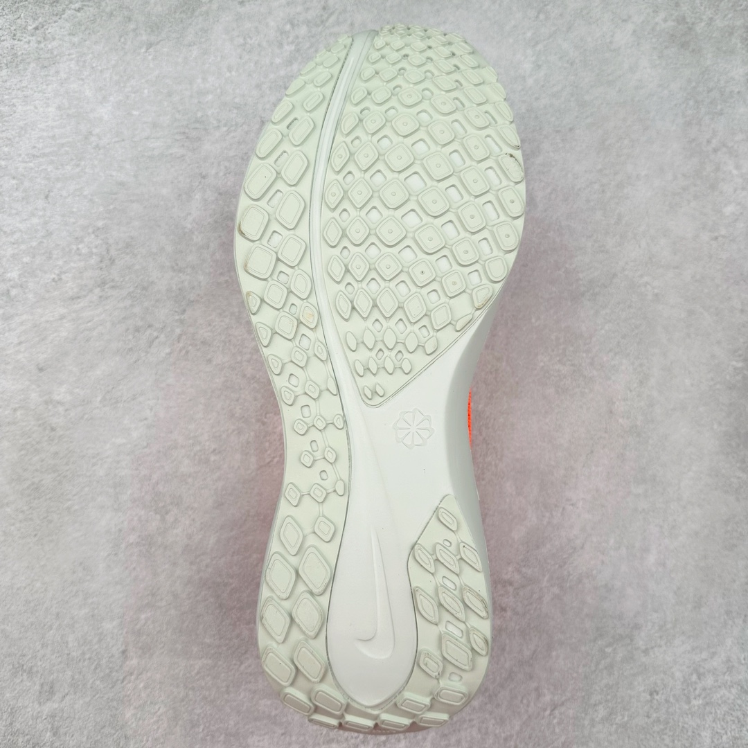 图片[9]-NK Zoom Pegasus 飞马41代马拉松系列网面透气缓震疾速跑鞋 拥有 Zoom Air 一如既往的稳定感和流畅感 鞋面采用工程网眼设计 为特定高热区域营造出色透气性 进一步增加鞋面的穿孔数量 让足部能够快速散热 中足搭配 Flywire 飞线 在高速运动时营造舒适稳定的贴合感 内置Zoon气垫加持 动力十足 货号：HQ2938-800 尺码：36 36.5 37.5 38 38.5 39 40 40.5 41 42 42.5 43 44 44.5 45-选品中心