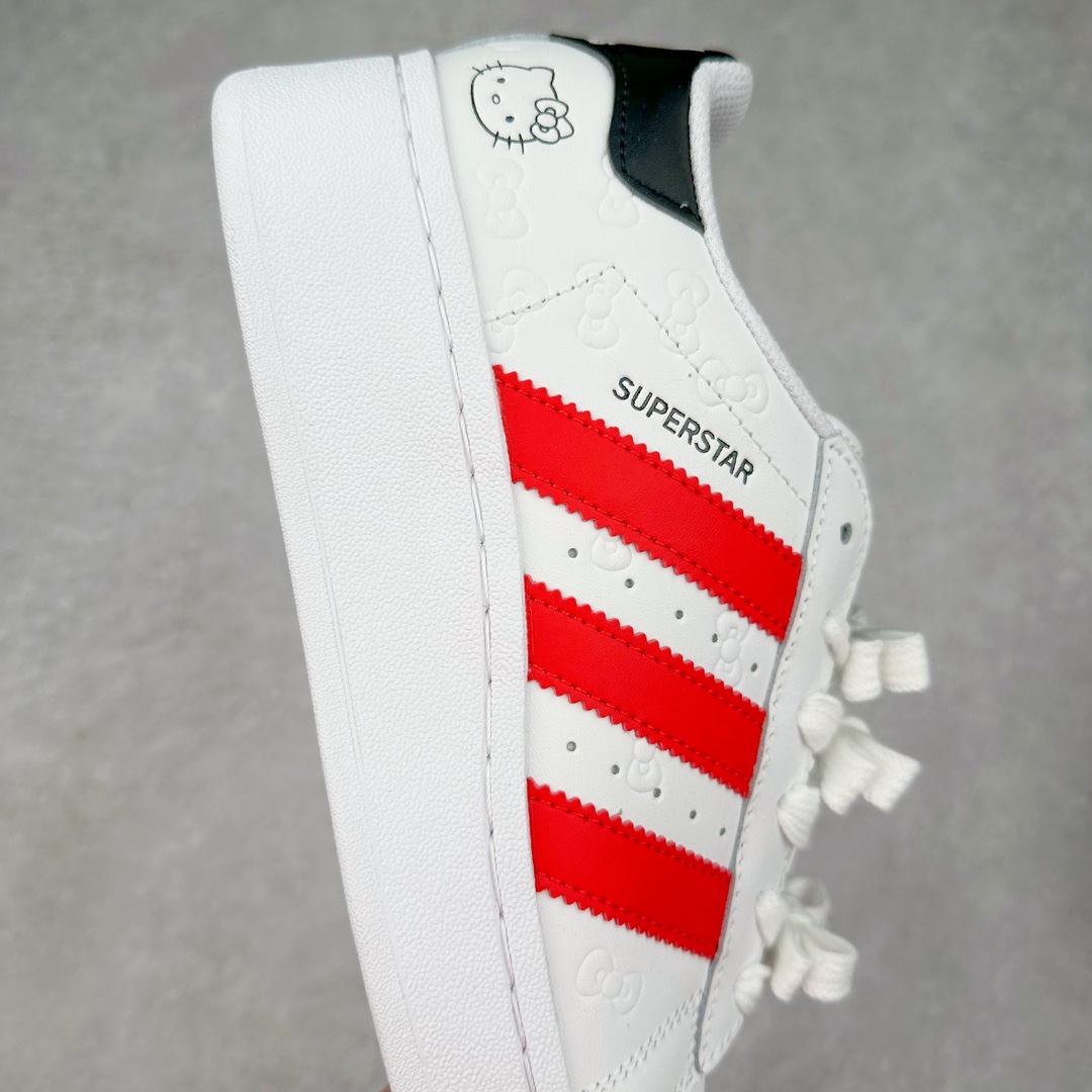 图片[6]-AD Originals Superstar 经典复古贝壳头厚底板鞋 HK0351 诞生于1969年 是第一双将全皮面鞋 身与橡胶鞋头结合在一起的低帮篮球鞋 Superstar最开始 是作为高帮篮球鞋Pro Model的低帮版本而出现的 但因为其独特和醒目的橡胶鞋头造型而让大家熟知 被大家形象地称为\\\”shelltoe\\\”贝壳头 在70年代的美国职业篮球场上 接近3/4的NBA球员都将这双Superstar作为场上用鞋 80年代之后 经过不断的改良和发展 Superstar逐渐成为横跨时装、音乐、街头文化、休闲和运动等各大领域的时尚潮鞋 尺码：35.5 36 36.5 37 38 38.5 39 40 40.5 41 42 42.5 43 44 44.5 45-选品中心