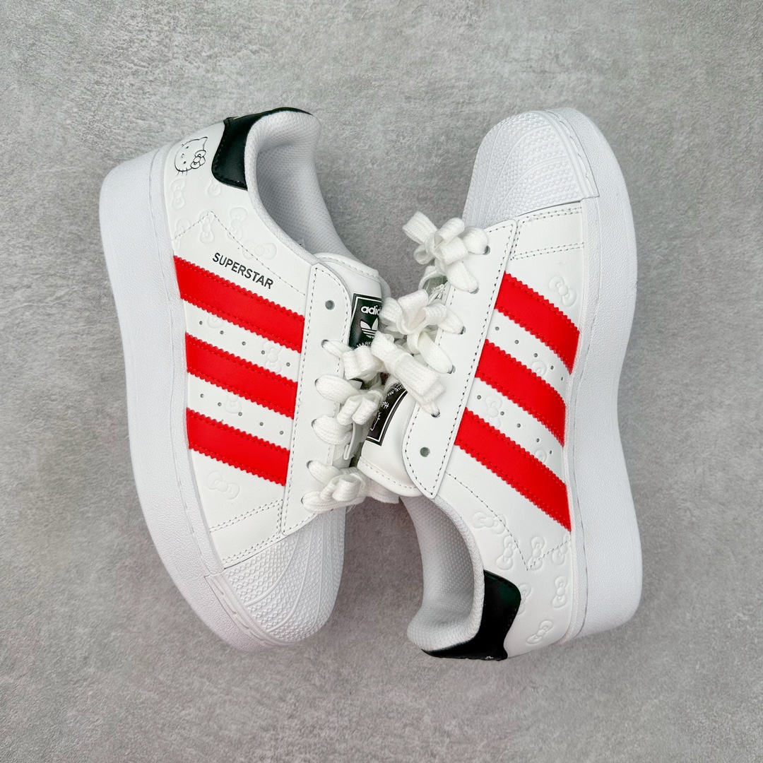图片[3]-AD Originals Superstar 经典复古贝壳头厚底板鞋 HK0351 诞生于1969年 是第一双将全皮面鞋 身与橡胶鞋头结合在一起的低帮篮球鞋 Superstar最开始 是作为高帮篮球鞋Pro Model的低帮版本而出现的 但因为其独特和醒目的橡胶鞋头造型而让大家熟知 被大家形象地称为\\\”shelltoe\\\”贝壳头 在70年代的美国职业篮球场上 接近3/4的NBA球员都将这双Superstar作为场上用鞋 80年代之后 经过不断的改良和发展 Superstar逐渐成为横跨时装、音乐、街头文化、休闲和运动等各大领域的时尚潮鞋 尺码：35.5 36 36.5 37 38 38.5 39 40 40.5 41 42 42.5 43 44 44.5 45-选品中心