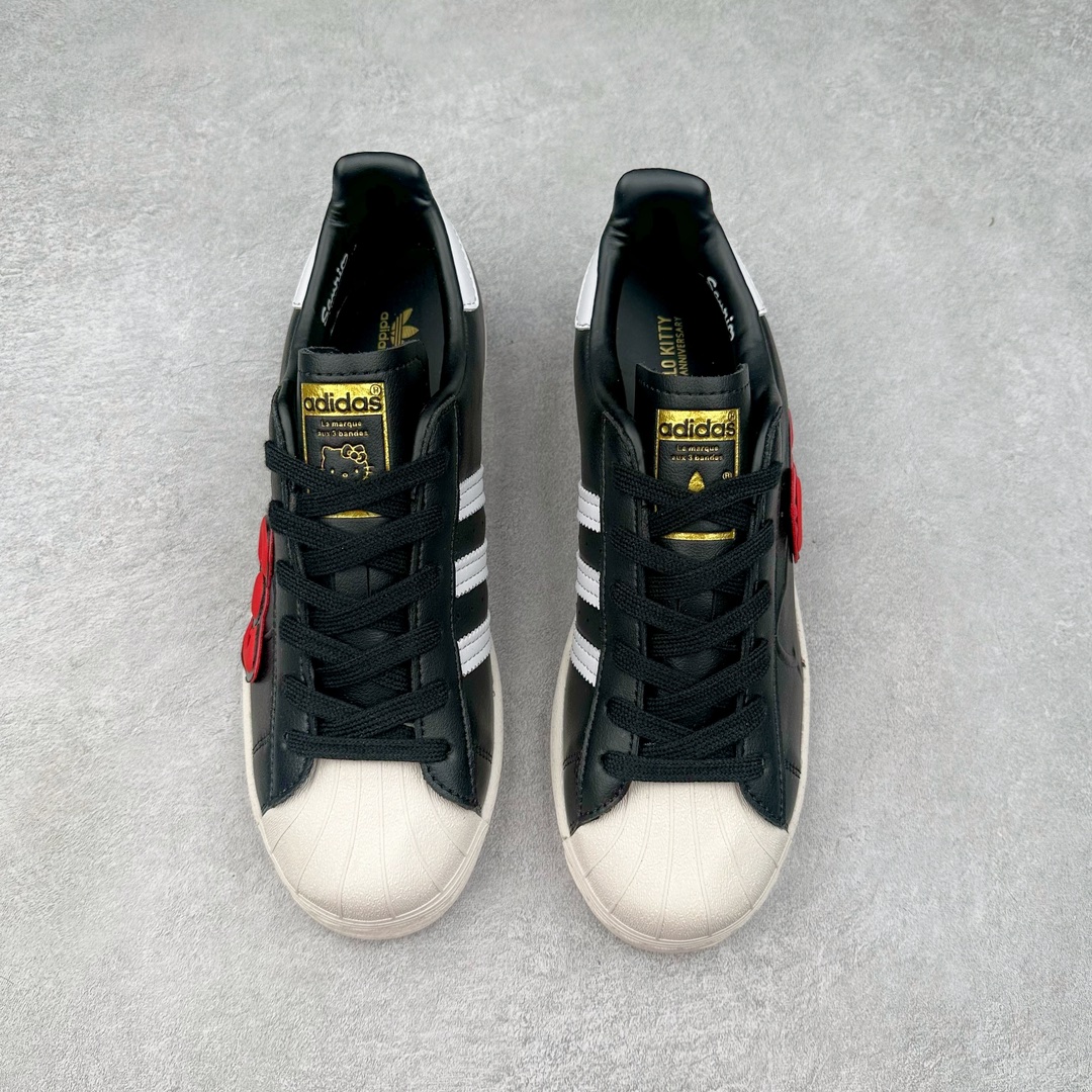 图片[2]-AD Originals Superstar 经典复古贝壳头板鞋 IF4399 诞生于1969年 是第一双将全皮面鞋 身与橡胶鞋头结合在一起的低帮篮球鞋 Superstar最开始 是作为高帮篮球鞋Pro Model的低帮版本而出现的 但因为其独特和醒目的橡胶鞋头造型而让大家熟知 被大家形象地称为\\\”shelltoe\\\”贝壳头 在70年代的美国职业篮球场上 接近3/4的NBA球员都将这双Superstar作为场上用鞋 80年代之后 经过不断的改良和发展 Superstar逐渐成为横跨时装、音乐、街头文化、休闲和运动等各大领域的时尚潮鞋 尺码：36 36.5 37 38 38.5 39 40 40.5 41 42 42.5 43 44 44.5 45-选品中心