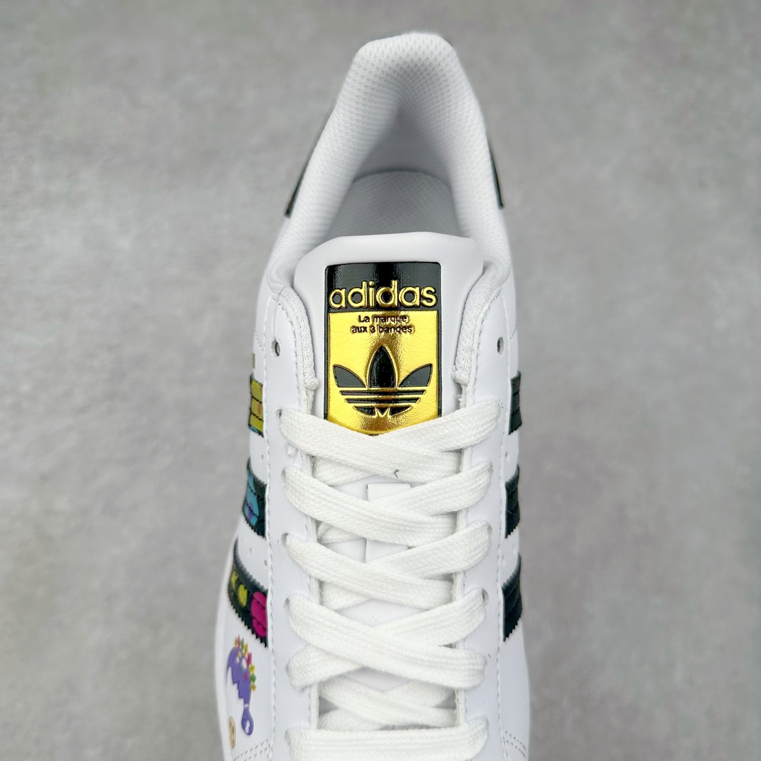 图片[5]-AD Originals Superstar 经典复古贝壳头板鞋 EG4958 诞生于1969年 是第一双将全皮面鞋 身与橡胶鞋头结合在一起的低帮篮球鞋 Superstar最开始 是作为高帮篮球鞋Pro Model的低帮版本而出现的 但因为其独特和醒目的橡胶鞋头造型而让大家熟知 被大家形象地称为\\\”shelltoe\\\”贝壳头 在70年代的美国职业篮球场上 接近3/4的NBA球员都将这双Superstar作为场上用鞋 80年代之后 经过不断的改良和发展 Superstar逐渐成为横跨时装、音乐、街头文化、休闲和运动等各大领域的时尚潮鞋 尺码：36 36.5 37 38 38.5 39 40 40.5 41 42 42.5 43 44 44.5 45-选品中心