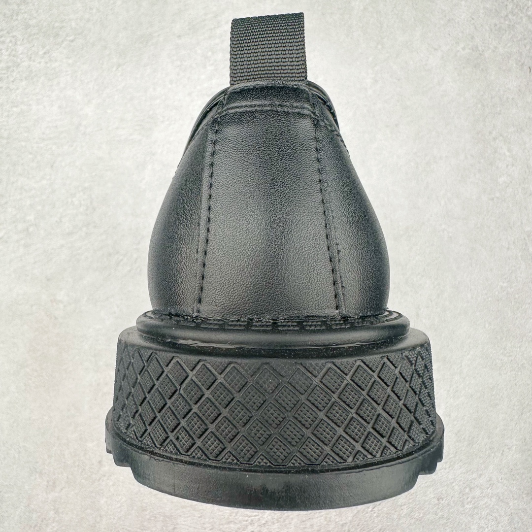 图片[8]-Ecco爱步潮流男鞋2024秋季秋冬款街头潮搭休闲鞋 男款百搭鞋 街头系列新品 工艺牛皮鞋面 挺阔有型纹理清晰 柔韧耐穿 功能性鞋扣让系带更加贴合脚型 自由调节松紧，方便快捷 个性后鞋尾 凸显潮流新元素PU橡胶大底 柔韧耐穿防滑 助力日常舒适穿行 尺码：39-44-选品中心