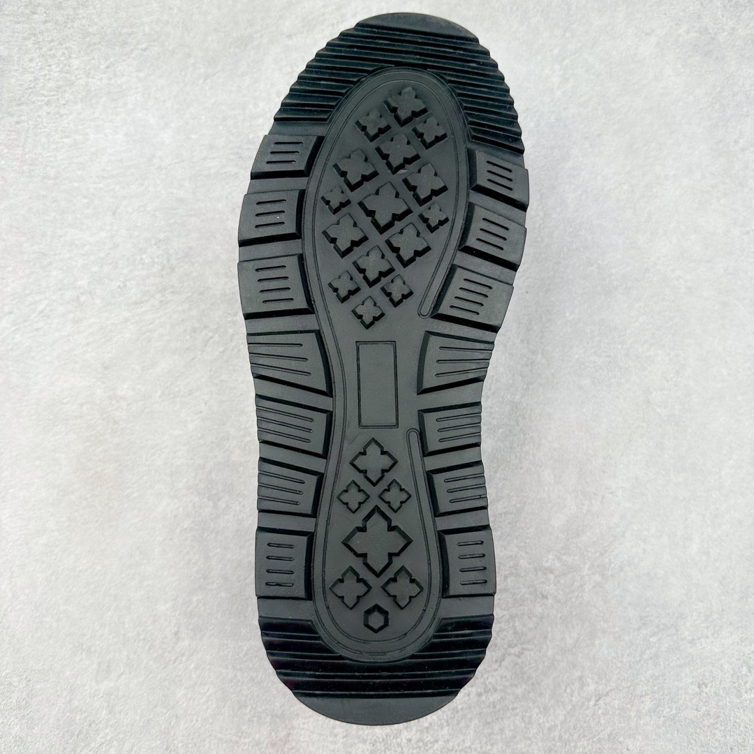 图片[9]-Ecco爱步潮流男鞋2024秋季秋冬款街头潮搭休闲鞋 男款百搭鞋 街头系列新品 工艺牛皮鞋面 挺阔有型纹理清晰 柔韧耐穿 功能性鞋扣让系带更加贴合脚型 自由调节松紧，方便快捷 个性后鞋尾 凸显潮流新元素PU橡胶大底 柔韧耐穿防滑 助力日常舒适穿行 尺码：39-44-选品中心