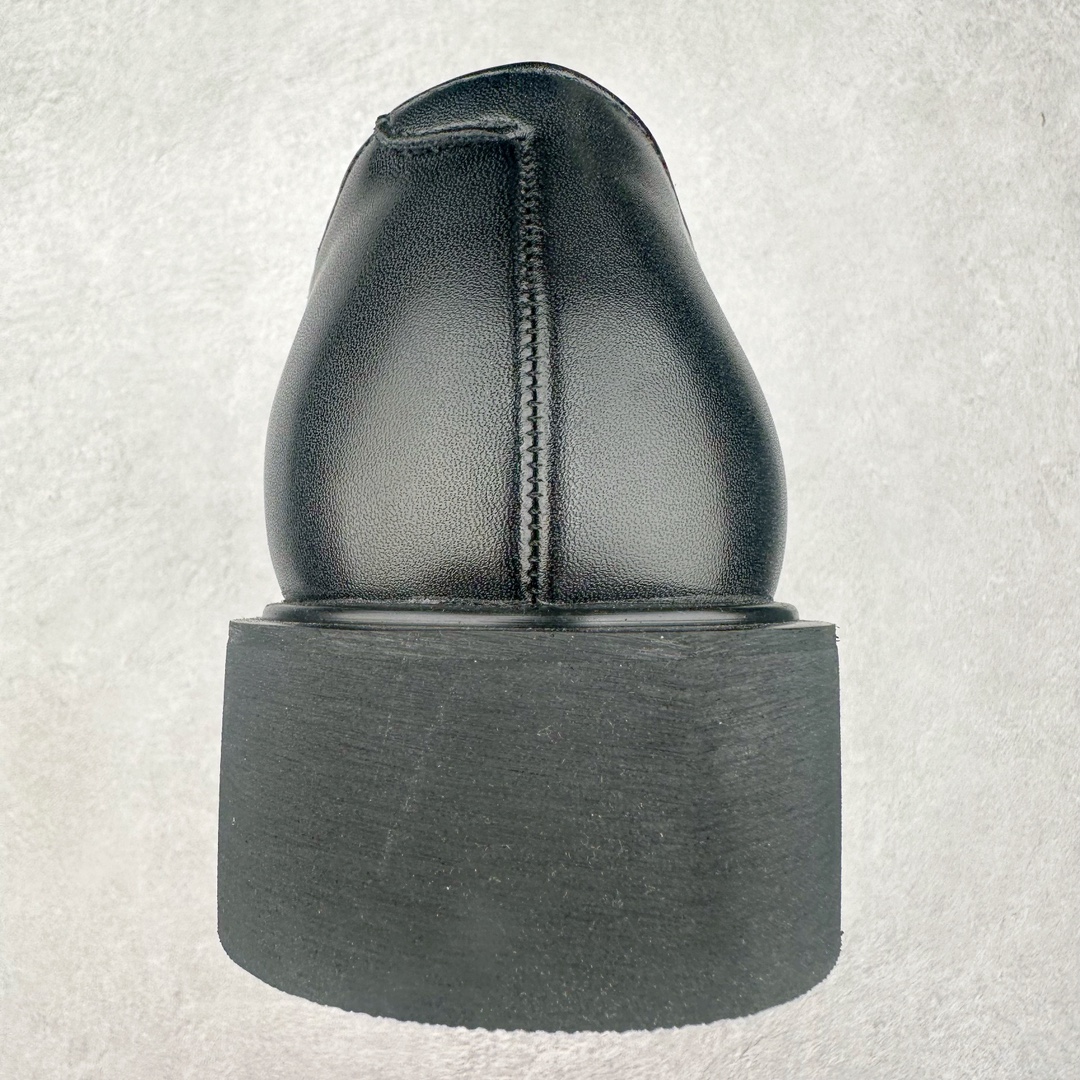 图片[8]-Ecco爱步潮流男鞋2024秋季秋冬款街头潮搭休闲鞋 男款百搭鞋 街头系列新品 工艺牛皮鞋面 挺阔有型纹理清晰 柔韧耐穿 功能性鞋扣让系带更加贴合脚型 自由调节松紧，方便快捷 个性后鞋尾 凸显潮流新元素PU橡胶大底 柔韧耐穿防滑 助力日常舒适穿行 尺码：39-44-选品中心