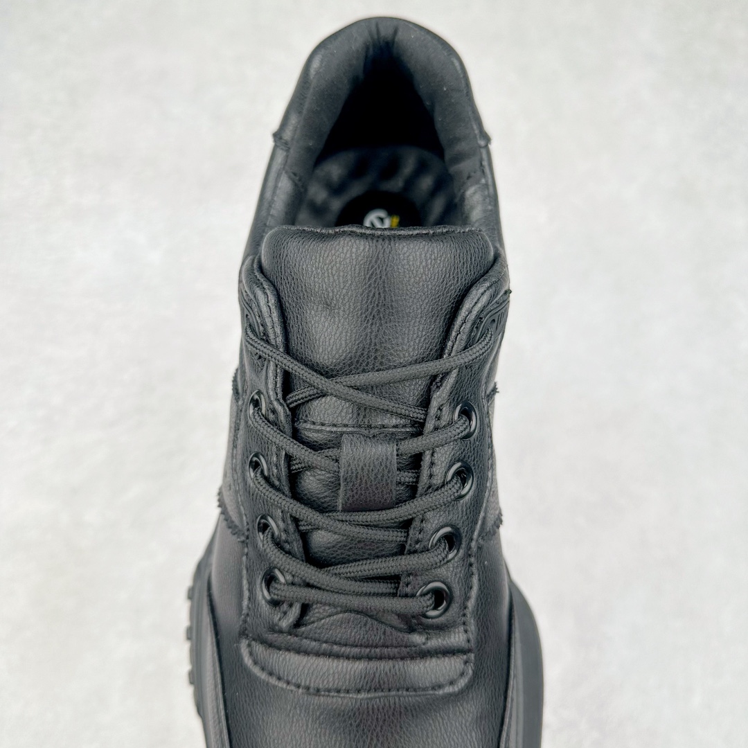 图片[5]-Ecco爱步潮流男鞋2024秋季秋冬款街头潮搭休闲鞋 男款百搭鞋 街头系列新品 工艺牛皮鞋面 挺阔有型纹理清晰 柔韧耐穿 功能性鞋扣让系带更加贴合脚型 自由调节松紧，方便快捷 个性后鞋尾 凸显潮流新元素PU橡胶大底 柔韧耐穿防滑 助力日常舒适穿行 尺码：39-44-选品中心