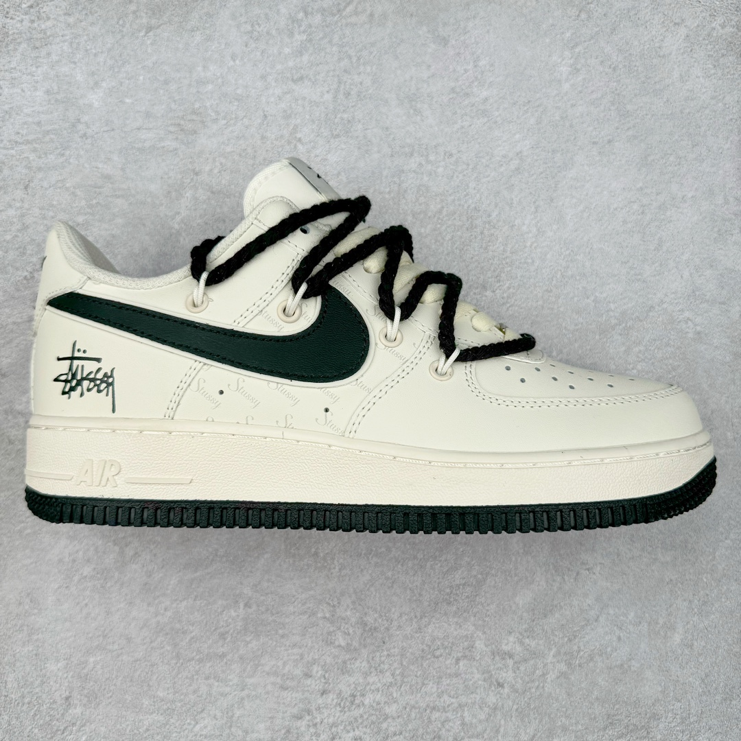 NK Air Force 1´07 Low 空军一号低帮百搭休闲运动板鞋 XH0316-041 柔软、弹性十足的缓震性能和出色的中底设计 横跨复古与现代的外型结合 造就出风靡全球 三十多年的Force 1 直到今天还深受青睐 尺码：36 36.5 37.5 38 38.5 39 40 40.5 41 42 42.5 43 44 44.5 45-选品中心