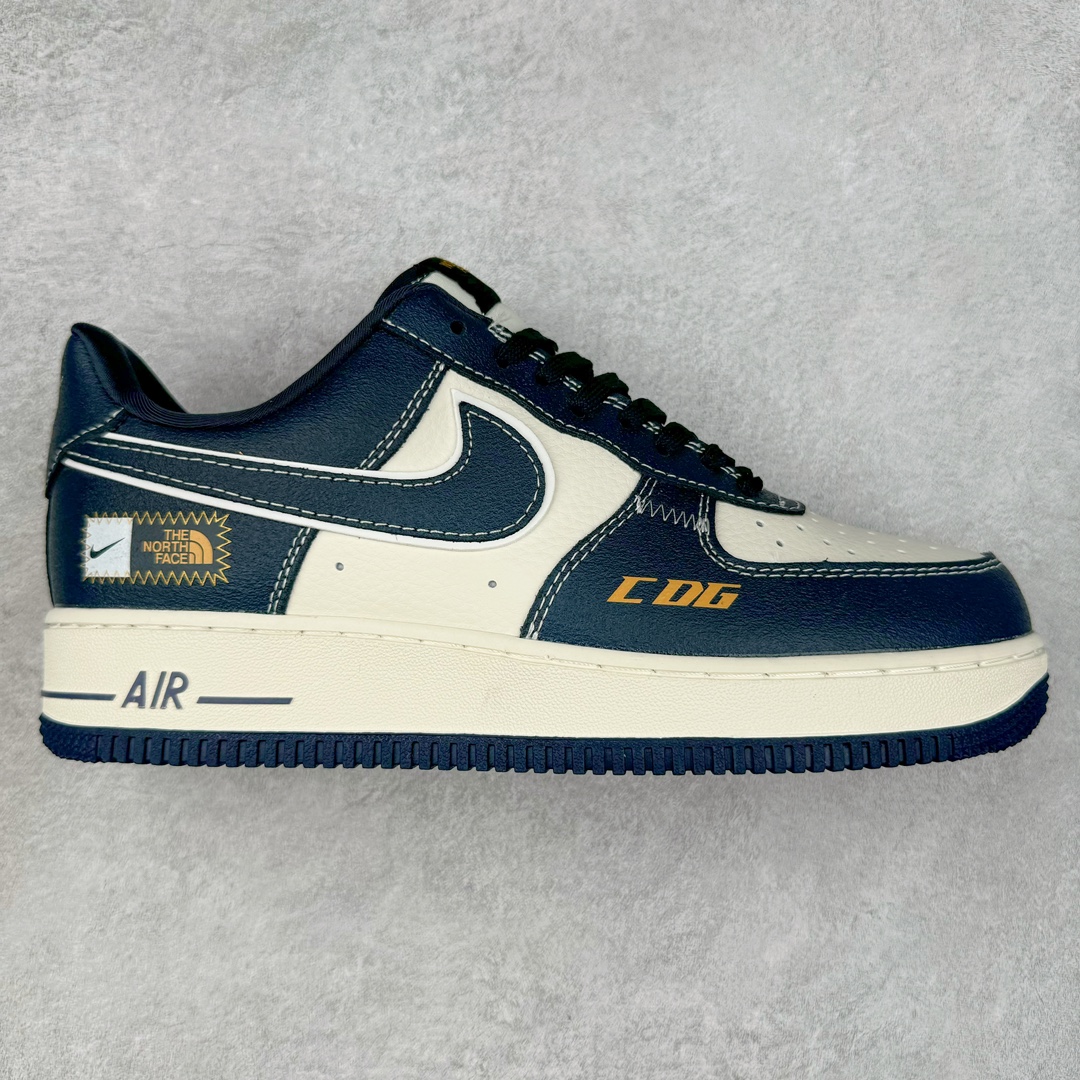 NK Air Force 1´07 Low 空军一号低帮百搭休闲运动板鞋 KK1988-014 柔软、弹性十足的缓震性能和出色的中底设计 横跨复古与现代的外型结合 造就出风靡全球 三十多年的Force 1 直到今天还深受青睐 尺码：36 36.5 37.5 38 38.5 39 40 40.5 41 42 42.5 43 44 44.5 45-选品中心