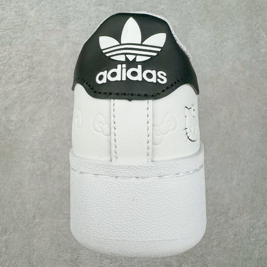 图片[8]-AD Originals Superstar 经典复古贝壳头厚底板鞋 HK0351 诞生于1969年 是第一双将全皮面鞋 身与橡胶鞋头结合在一起的低帮篮球鞋 Superstar最开始 是作为高帮篮球鞋Pro Model的低帮版本而出现的 但因为其独特和醒目的橡胶鞋头造型而让大家熟知 被大家形象地称为\\\”shelltoe\\\”贝壳头 在70年代的美国职业篮球场上 接近3/4的NBA球员都将这双Superstar作为场上用鞋 80年代之后 经过不断的改良和发展 Superstar逐渐成为横跨时装、音乐、街头文化、休闲和运动等各大领域的时尚潮鞋 尺码：35.5 36 36.5 37 38 38.5 39 40 40.5 41 42 42.5 43 44 44.5 45-选品中心