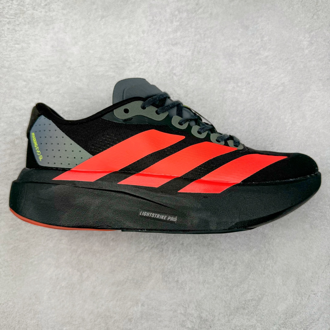 AD Adizero Eva SL M 零度进化版系列低帮轻便透气竞速休闲运动慢跑鞋 JP7114 相信大家对去年 adidas 横空出世的「顶级超跑」adiZero Adios Pro EVO 1 记忆犹新！不仅登顶阿迪史上最轻跑鞋宝座，更在接下来的全球马拉松赛事中，持续书写着惊人成绩，被网友戏称新一代「阿迪神鞋」全网刷屏！极简设计语言与强烈速度感和存在感的鞋侧三线，让人过目不忘，特别种草！其中定位于中长跑训练的 adidas Adizero Evo SL，整体外观造型与 adiZero Adios Pro EVO 1 非常相似。中底配置方面搭载全掌 Lightstrike Pro，鞋面采用透气网面示人，契合日常训练鞋的定位，更加耐用。外底给到了马牌橡胶，及类似上代竞速旗舰 adidas Adizero Adios Pro 3 区域分布。整体看下来无论是外观的鲜明辨识度，还是配置的扎实程度都很顶。尺码：36 36⅔ 37⅓ 38 38⅔ 39⅓ 40 40⅔ 41⅓ 42 42⅔ 43⅓ 44 45-选品中心