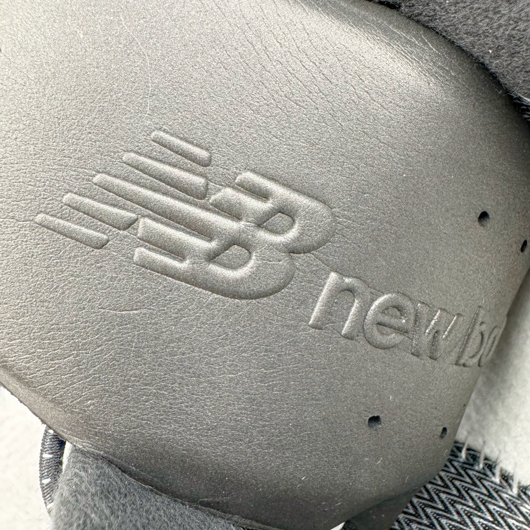 图片[11]-＃M纯原 JJJJound x New Balance NB M2002RXY Gore-Tex 联名松木绿 NB新百伦潮流复古织物皮革减震防滑耐磨轻便低帮跑步鞋 原档数据独立私模大底 唯一正确六层组合大底 RB前软后硬 百分百还原原鞋脚感 基于市场现有版本全新升级调整 NB市场最强产物 全网最全配色加持 全套原楦原纸板原厂数据开发 全鞋电脑针车加持 原厂网布 原装进口头层翻毛皮料正确绒感卡色 正确中底拉帮中底网布细节 一比一手工擦旧效果 冲裁组合 匠心打造 耗时两个月开发完成 工艺极其复杂难度可想而知 高端零售专供产物 尺码：36 37 37.5 38 38.5 39.5 40 40.5 41.5 42 42.5 43 44 44.5 45 45.5 46.5 47-选品中心