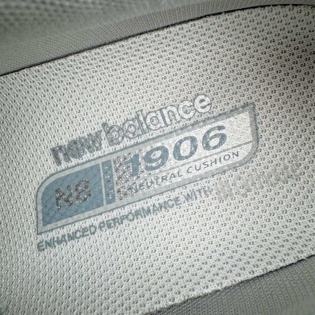 图片[11]-＃M纯原 New Balance M1906AG 银灰 NB新百伦潮流复古织物皮革减震防滑耐磨轻便低帮跑步鞋 原档数据独立私模大底 唯一正确六层组合大底 RB前软后硬 百分百还原原鞋脚感 基于市场现有版本全新升级调整 NB市场最强产物 全网最全配色加持 全套原楦原纸板原厂数据开发 全鞋电脑针车加持 原厂网布 原装进口头层翻毛皮料正确绒感卡色 正确中底拉帮中底网布细节 一比一手工擦旧效果 冲裁组合 匠心打造 耗时两个月开发完成 工艺极其复杂难度可想而知 高端零售专供产物 尺码：36 37 37.5 38 38.5 39.5 40 40.5 41.5 42 42.5 43 44 44.5 45 45.5 46.5 47-选品中心