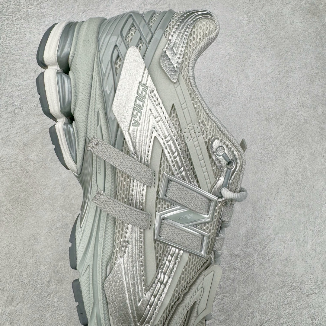 图片[6]-＃M纯原 New Balance M1906AG 银灰 NB新百伦潮流复古织物皮革减震防滑耐磨轻便低帮跑步鞋 原档数据独立私模大底 唯一正确六层组合大底 RB前软后硬 百分百还原原鞋脚感 基于市场现有版本全新升级调整 NB市场最强产物 全网最全配色加持 全套原楦原纸板原厂数据开发 全鞋电脑针车加持 原厂网布 原装进口头层翻毛皮料正确绒感卡色 正确中底拉帮中底网布细节 一比一手工擦旧效果 冲裁组合 匠心打造 耗时两个月开发完成 工艺极其复杂难度可想而知 高端零售专供产物 尺码：36 37 37.5 38 38.5 39.5 40 40.5 41.5 42 42.5 43 44 44.5 45 45.5 46.5 47-选品中心