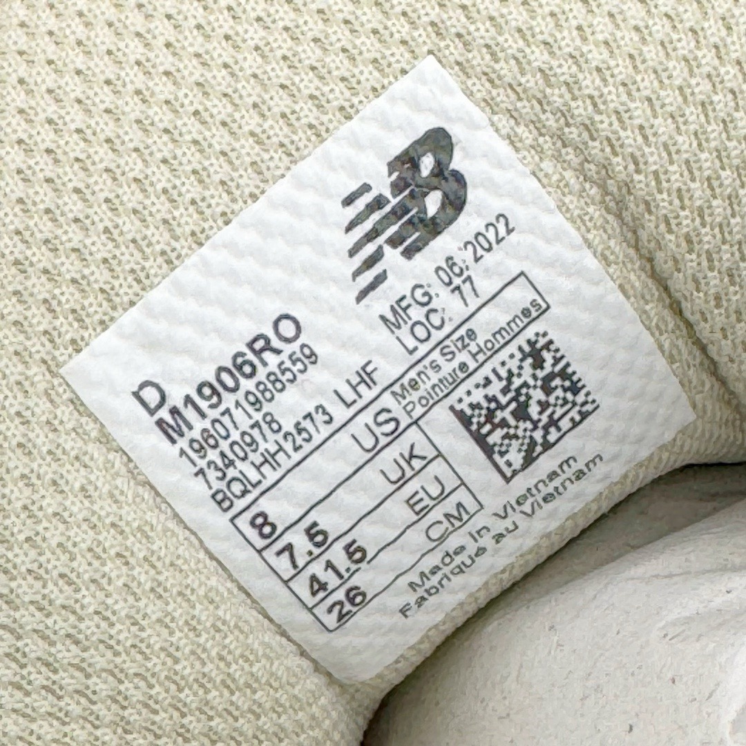 图片[17]-＃M纯原 New Balance M1906RO 白红 NB新百伦潮流复古织物皮革减震防滑耐磨轻便低帮跑步鞋 原档数据独立私模大底 唯一正确六层组合大底 RB前软后硬 百分百还原原鞋脚感 基于市场现有版本全新升级调整 NB市场最强产物 全网最全配色加持 全套原楦原纸板原厂数据开发 全鞋电脑针车加持 原厂网布 原装进口头层翻毛皮料正确绒感卡色 正确中底拉帮中底网布细节 一比一手工擦旧效果 冲裁组合 匠心打造 耗时两个月开发完成 工艺极其复杂难度可想而知 高端零售专供产物 尺码：36 37 37.5 38 38.5 39.5 40 40.5 41.5 42 42.5 43 44 44.5 45 45.5 46.5 47-选品中心