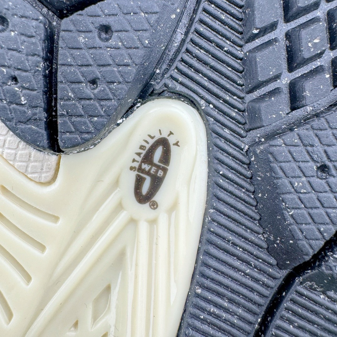 图片[15]-＃M纯原 New Balance M1906DD 黑色 NB新百伦潮流复古织物皮革减震防滑耐磨轻便低帮跑步鞋 原档数据独立私模大底 唯一正确六层组合大底 RB前软后硬 百分百还原原鞋脚感 基于市场现有版本全新升级调整 NB市场最强产物 全网最全配色加持 全套原楦原纸板原厂数据开发 全鞋电脑针车加持 原厂网布 原装进口头层翻毛皮料正确绒感卡色 正确中底拉帮中底网布细节 一比一手工擦旧效果 冲裁组合 匠心打造 耗时两个月开发完成 工艺极其复杂难度可想而知 高端零售专供产物 尺码：36 37 37.5 38 38.5 39.5 40 40.5 41.5 42 42.5 43 44 44.5 45 45.5 46.5 47-选品中心