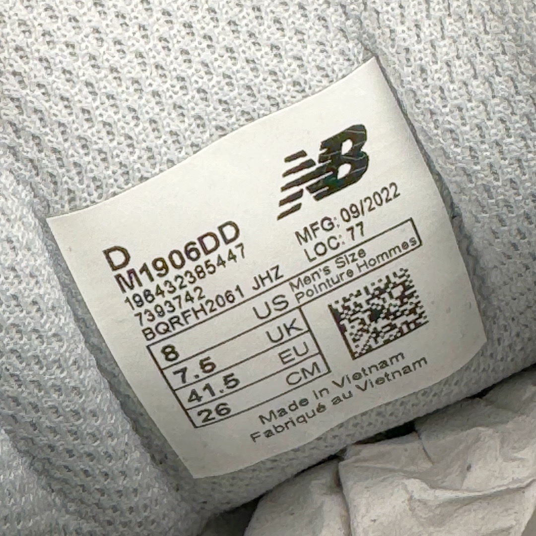 图片[18]-＃M纯原 New Balance M1906DD 黑色 NB新百伦潮流复古织物皮革减震防滑耐磨轻便低帮跑步鞋 原档数据独立私模大底 唯一正确六层组合大底 RB前软后硬 百分百还原原鞋脚感 基于市场现有版本全新升级调整 NB市场最强产物 全网最全配色加持 全套原楦原纸板原厂数据开发 全鞋电脑针车加持 原厂网布 原装进口头层翻毛皮料正确绒感卡色 正确中底拉帮中底网布细节 一比一手工擦旧效果 冲裁组合 匠心打造 耗时两个月开发完成 工艺极其复杂难度可想而知 高端零售专供产物 尺码：36 37 37.5 38 38.5 39.5 40 40.5 41.5 42 42.5 43 44 44.5 45 45.5 46.5 47-选品中心