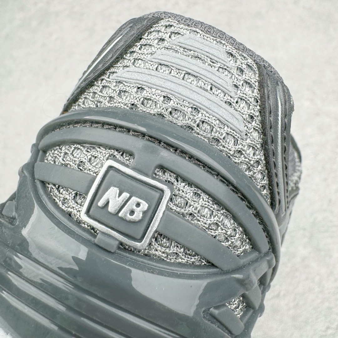 图片[15]-＃M纯原 New Balance M1906RJS 灰色 NB新百伦潮流复古织物皮革减震防滑耐磨轻便低帮跑步鞋 原档数据独立私模大底 唯一正确六层组合大底 RB前软后硬 百分百还原原鞋脚感 基于市场现有版本全新升级调整 NB市场最强产物 全网最全配色加持 全套原楦原纸板原厂数据开发 全鞋电脑针车加持 原厂网布 原装进口头层翻毛皮料正确绒感卡色 正确中底拉帮中底网布细节 一比一手工擦旧效果 冲裁组合 匠心打造 耗时两个月开发完成 工艺极其复杂难度可想而知 高端零售专供产物 尺码：36 37 37.5 38 38.5 39.5 40 40.5 41.5 42 42.5 43 44 44.5 45 45.5 46.5 47-选品中心