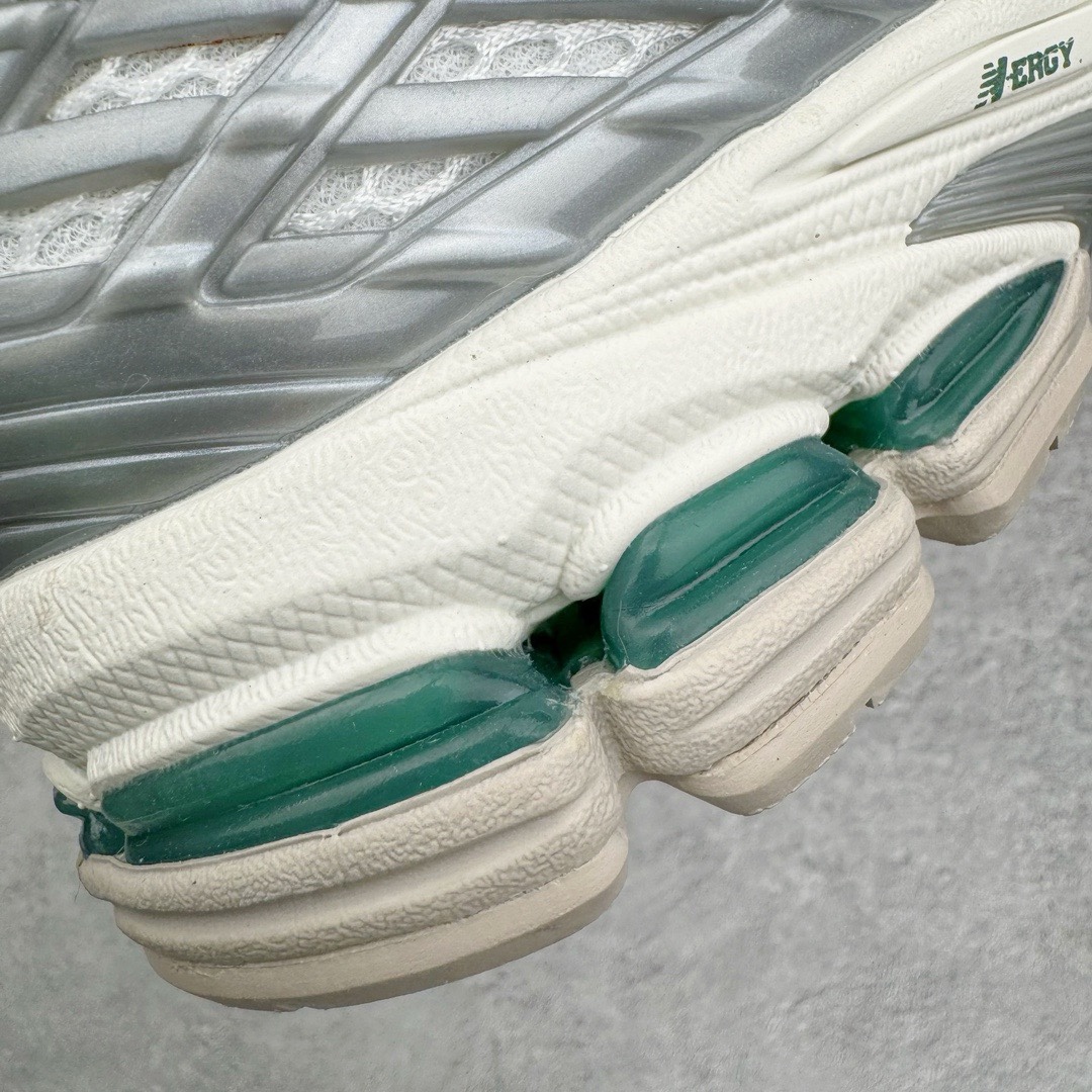 图片[16]-＃M纯原 New Balance M1906REE 白绿 NB新百伦潮流复古织物皮革减震防滑耐磨轻便低帮跑步鞋 原档数据独立私模大底 唯一正确六层组合大底 RB前软后硬 百分百还原原鞋脚感 基于市场现有版本全新升级调整 NB市场最强产物 全网最全配色加持 全套原楦原纸板原厂数据开发 全鞋电脑针车加持 原厂网布 原装进口头层翻毛皮料正确绒感卡色 正确中底拉帮中底网布细节 一比一手工擦旧效果 冲裁组合 匠心打造 耗时两个月开发完成 工艺极其复杂难度可想而知 高端零售专供产物 尺码：36 37 37.5 38 38.5 39.5 40 40.5 41.5 42 42.5 43 44 44.5 45 45.5 46.5 47-选品中心