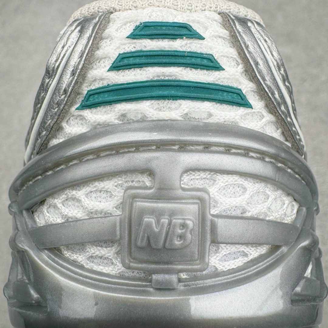 图片[14]-＃M纯原 New Balance M1906REE 白绿 NB新百伦潮流复古织物皮革减震防滑耐磨轻便低帮跑步鞋 原档数据独立私模大底 唯一正确六层组合大底 RB前软后硬 百分百还原原鞋脚感 基于市场现有版本全新升级调整 NB市场最强产物 全网最全配色加持 全套原楦原纸板原厂数据开发 全鞋电脑针车加持 原厂网布 原装进口头层翻毛皮料正确绒感卡色 正确中底拉帮中底网布细节 一比一手工擦旧效果 冲裁组合 匠心打造 耗时两个月开发完成 工艺极其复杂难度可想而知 高端零售专供产物 尺码：36 37 37.5 38 38.5 39.5 40 40.5 41.5 42 42.5 43 44 44.5 45 45.5 46.5 47-选品中心