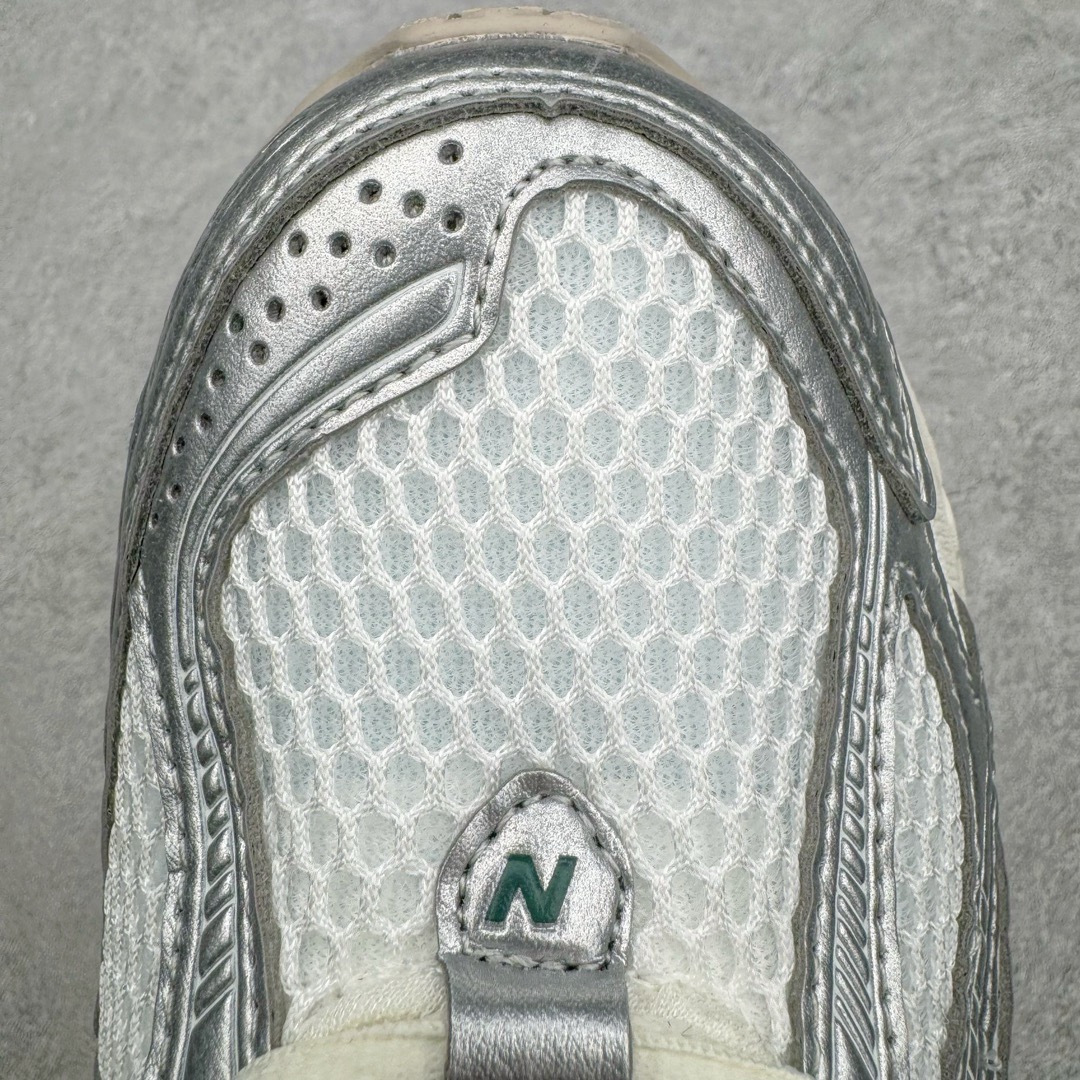 图片[18]-＃M纯原 New Balance M1906REE 白绿 NB新百伦潮流复古织物皮革减震防滑耐磨轻便低帮跑步鞋 原档数据独立私模大底 唯一正确六层组合大底 RB前软后硬 百分百还原原鞋脚感 基于市场现有版本全新升级调整 NB市场最强产物 全网最全配色加持 全套原楦原纸板原厂数据开发 全鞋电脑针车加持 原厂网布 原装进口头层翻毛皮料正确绒感卡色 正确中底拉帮中底网布细节 一比一手工擦旧效果 冲裁组合 匠心打造 耗时两个月开发完成 工艺极其复杂难度可想而知 高端零售专供产物 尺码：36 37 37.5 38 38.5 39.5 40 40.5 41.5 42 42.5 43 44 44.5 45 45.5 46.5 47-选品中心