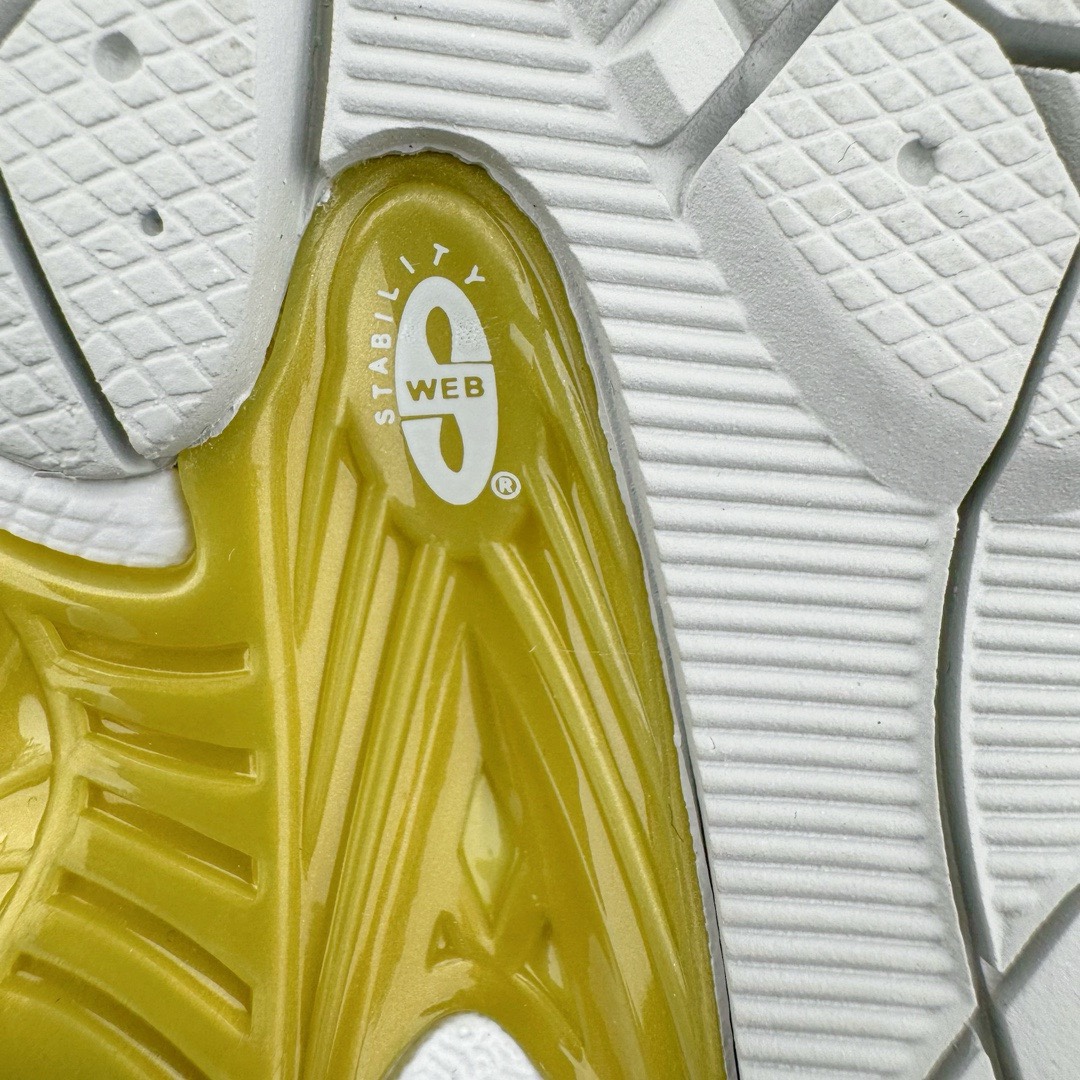 图片[10]-＃M纯原 Kith x NB New Balance M1906RKC 联名白蓝 全套原楦原纸板原厂数据开发 进口三明治网面 原装进口皮料正确绒感卡色 正确中底拉帮中底网布细节 原厂标裁 带紫光防伪 定制后跟透明水晶模块 冲裁组合 大底贴合程度胶水上色把控完美 整洁度挑战全网艺术家 多道序QC把关品质完善 匠心打造 耗时两个月开发完成 工艺极其复杂难度可想而知 新开独立私模大底 全网唯一正确六层组合大底 高端零售专供产物 尺码：36 37 37.5 38 38.5 39 40 40.5 41 42 42.5 43 44 45.5 46.5 47-选品中心