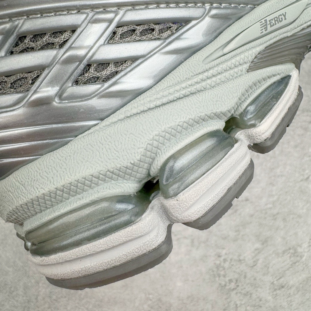 图片[17]-＃M纯原 New Balance M1906REH 银灰 NB新百伦潮流复古织物皮革减震防滑耐磨轻便低帮跑步鞋 原档数据独立私模大底 唯一正确六层组合大底 RB前软后硬 百分百还原原鞋脚感 基于市场现有版本全新升级调整 NB市场最强产物 全网最全配色加持 全套原楦原纸板原厂数据开发 全鞋电脑针车加持 原厂网布 原装进口头层翻毛皮料正确绒感卡色 正确中底拉帮中底网布细节 一比一手工擦旧效果 冲裁组合 匠心打造 耗时两个月开发完成 工艺极其复杂难度可想而知 高端零售专供产物 尺码：36 37 37.5 38 38.5 39.5 40 40.5 41.5 42 42.5 43 44 44.5 45 45.5 46.5 47-选品中心