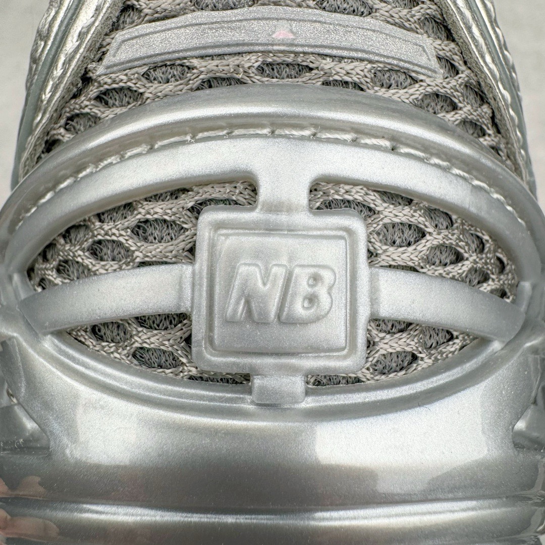 图片[18]-＃M纯原 New Balance M1906REH 银灰 NB新百伦潮流复古织物皮革减震防滑耐磨轻便低帮跑步鞋 原档数据独立私模大底 唯一正确六层组合大底 RB前软后硬 百分百还原原鞋脚感 基于市场现有版本全新升级调整 NB市场最强产物 全网最全配色加持 全套原楦原纸板原厂数据开发 全鞋电脑针车加持 原厂网布 原装进口头层翻毛皮料正确绒感卡色 正确中底拉帮中底网布细节 一比一手工擦旧效果 冲裁组合 匠心打造 耗时两个月开发完成 工艺极其复杂难度可想而知 高端零售专供产物 尺码：36 37 37.5 38 38.5 39.5 40 40.5 41.5 42 42.5 43 44 44.5 45 45.5 46.5 47-选品中心