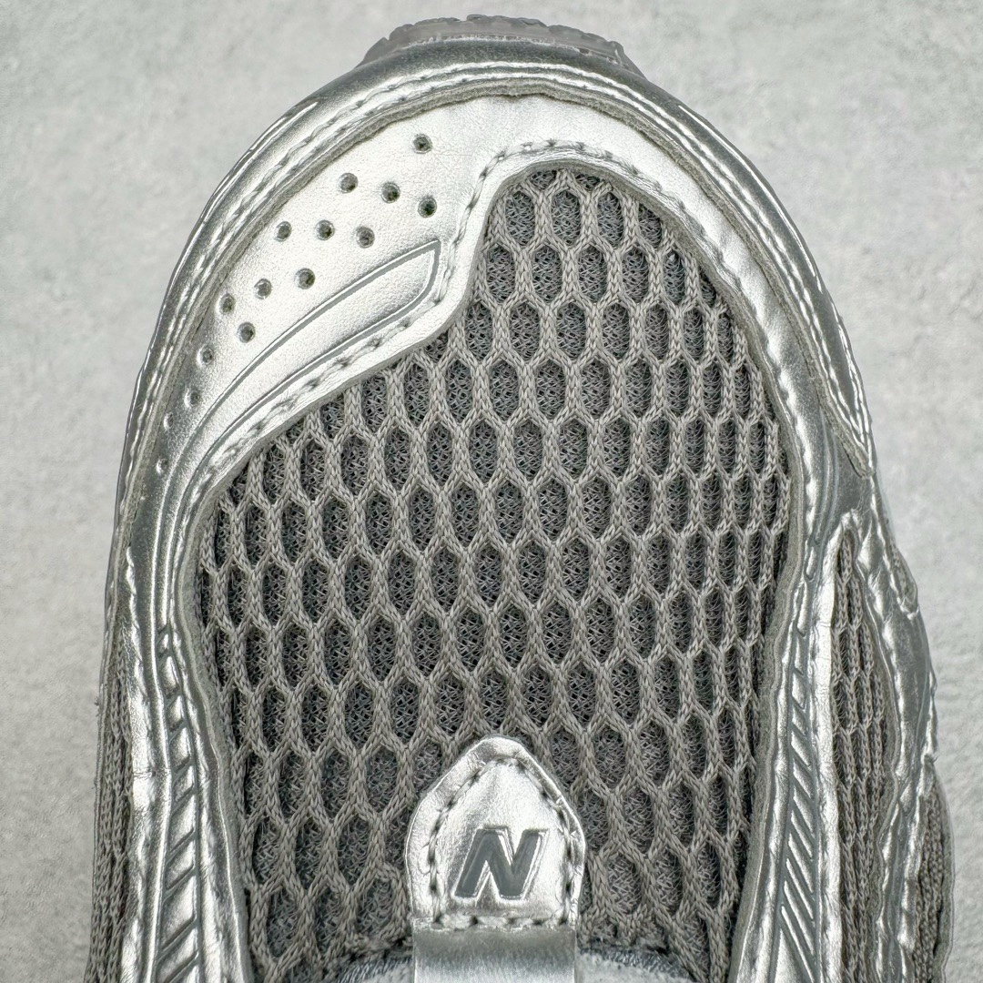 图片[15]-＃M纯原 New Balance M1906REH 银灰 NB新百伦潮流复古织物皮革减震防滑耐磨轻便低帮跑步鞋 原档数据独立私模大底 唯一正确六层组合大底 RB前软后硬 百分百还原原鞋脚感 基于市场现有版本全新升级调整 NB市场最强产物 全网最全配色加持 全套原楦原纸板原厂数据开发 全鞋电脑针车加持 原厂网布 原装进口头层翻毛皮料正确绒感卡色 正确中底拉帮中底网布细节 一比一手工擦旧效果 冲裁组合 匠心打造 耗时两个月开发完成 工艺极其复杂难度可想而知 高端零售专供产物 尺码：36 37 37.5 38 38.5 39.5 40 40.5 41.5 42 42.5 43 44 44.5 45 45.5 46.5 47-选品中心