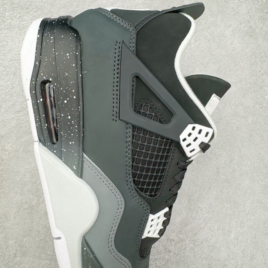 图片[6]-＃KZ神版 Air Jordan AJ4 Retro \\\” Fear \\\” 黑白恐惧 复刻2024版 FQ8138-002 独家外贸特供尺码含 45.5 49.5 50.5 国内外口碑最好最推荐的产品 市场中端王者 亲自操刀耗时半年巨作 全套原纸板楦头开发 确保原汁原味 完美呈现四代版型 一比一鞋头弧度高度鞋身弧度 此版本只针对中端市场 皮料材质有所更替 其他数据细节工艺流程均保持一致 绝不口嗨 细节品控鞋型随意秒杀市面3XX 4XX 原厂TPU网格鞋带扣 正确内里网布 菱角分明不变形无多余毛边 柔软性质感一致于原鞋 市场唯一原厂鞋扣模具 背面可见隐藏注塑口 原厂织唛标 原厂飞人电绣工艺 尾指中部跳三针 独家绑鞋带手法 印刷中底布 四线拉帮 米色美纹纸贴合固定 进口港宝加持 后跟自然饱满 全鞋荧光划线卡点 追求极致完美 每一双都是工艺品 多重QC质检 超越公司货的品控标准 实实在在的免检产品 尺码：40 40.5 41 42 42.5 43 44 44.5 45 45.5 46 47.5 48.5 49.5 50.5-选品中心