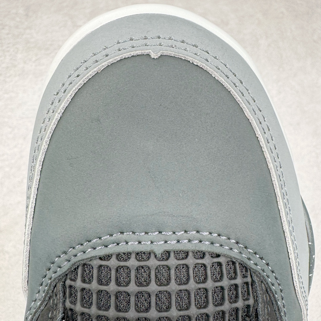 图片[15]-＃KZ神版 Air Jordan AJ4 Retro \\\” Fear \\\” 黑白恐惧 复刻2024版 FQ8138-002 独家外贸特供尺码含 45.5 49.5 50.5 国内外口碑最好最推荐的产品 市场中端王者 亲自操刀耗时半年巨作 全套原纸板楦头开发 确保原汁原味 完美呈现四代版型 一比一鞋头弧度高度鞋身弧度 此版本只针对中端市场 皮料材质有所更替 其他数据细节工艺流程均保持一致 绝不口嗨 细节品控鞋型随意秒杀市面3XX 4XX 原厂TPU网格鞋带扣 正确内里网布 菱角分明不变形无多余毛边 柔软性质感一致于原鞋 市场唯一原厂鞋扣模具 背面可见隐藏注塑口 原厂织唛标 原厂飞人电绣工艺 尾指中部跳三针 独家绑鞋带手法 印刷中底布 四线拉帮 米色美纹纸贴合固定 进口港宝加持 后跟自然饱满 全鞋荧光划线卡点 追求极致完美 每一双都是工艺品 多重QC质检 超越公司货的品控标准 实实在在的免检产品 尺码：40 40.5 41 42 42.5 43 44 44.5 45 45.5 46 47.5 48.5 49.5 50.5-选品中心