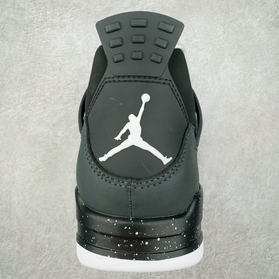 图片[8]-＃KZ神版 Air Jordan AJ4 Retro \\\” Fear \\\” 黑白恐惧 复刻2024版 FQ8138-002 独家外贸特供尺码含 45.5 49.5 50.5 国内外口碑最好最推荐的产品 市场中端王者 亲自操刀耗时半年巨作 全套原纸板楦头开发 确保原汁原味 完美呈现四代版型 一比一鞋头弧度高度鞋身弧度 此版本只针对中端市场 皮料材质有所更替 其他数据细节工艺流程均保持一致 绝不口嗨 细节品控鞋型随意秒杀市面3XX 4XX 原厂TPU网格鞋带扣 正确内里网布 菱角分明不变形无多余毛边 柔软性质感一致于原鞋 市场唯一原厂鞋扣模具 背面可见隐藏注塑口 原厂织唛标 原厂飞人电绣工艺 尾指中部跳三针 独家绑鞋带手法 印刷中底布 四线拉帮 米色美纹纸贴合固定 进口港宝加持 后跟自然饱满 全鞋荧光划线卡点 追求极致完美 每一双都是工艺品 多重QC质检 超越公司货的品控标准 实实在在的免检产品 尺码：40 40.5 41 42 42.5 43 44 44.5 45 45.5 46 47.5 48.5 49.5 50.5-选品中心