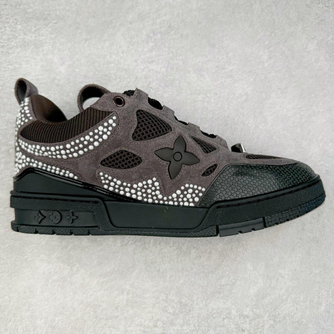 图片[5]-＃FS Louis Vuitton Trainer lv时装走秀运动鞋 实力大厂出品 平台专供 成熟的做工稳定的品控 完美鞋型超高的清洁度 零毛边线头瑕疵 全套原楦原纸版原鞋开模 全网最具灵魂的版型 正确原装黄色鞋盒 正确中底印花 鞋面印花3D高频深度立体 全鞋电脑针车 紧密相连 针距密度一致 环保乳胶注塑鞋垫 厚度脚感还原原版 皮面裁剪部位 统一油边封口工艺 原装橡胶大底含胶量大底组合零偏差 专柜全套包装 防尘袋 说明书 质保卡 男女鞋 尺码：35 36 37 38 39 40 41 42 43 44 45-选品中心