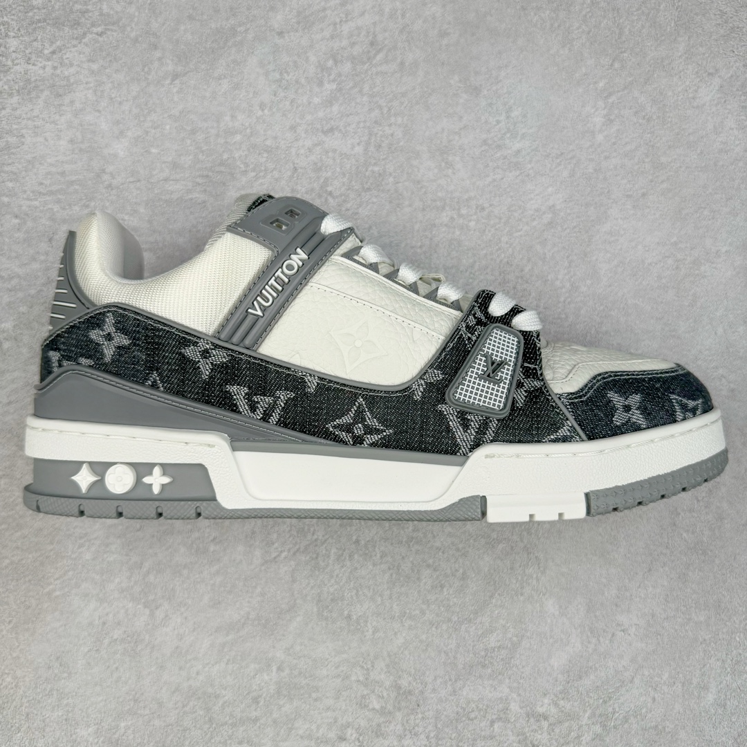 图片[7]-＃FS Louis Vuitton Trainer lv时装走秀运动鞋 实力大厂出品 平台专供 成熟的做工稳定的品控 完美鞋型超高的清洁度 零毛边线头瑕疵 全套原楦原纸版原鞋开模 全网最具灵魂的版型 正确原装黄色鞋盒 正确中底印花 鞋面印花3D高频深度立体 全鞋电脑针车 紧密相连 针距密度一致 环保乳胶注塑鞋垫 厚度脚感还原原版 皮面裁剪部位 统一油边封口工艺 原装橡胶大底含胶量大底组合零偏差 专柜全套包装 防尘袋 说明书 质保卡 男女鞋 尺码：35 36 37 38 39 40 41 42 43 44 45-选品中心