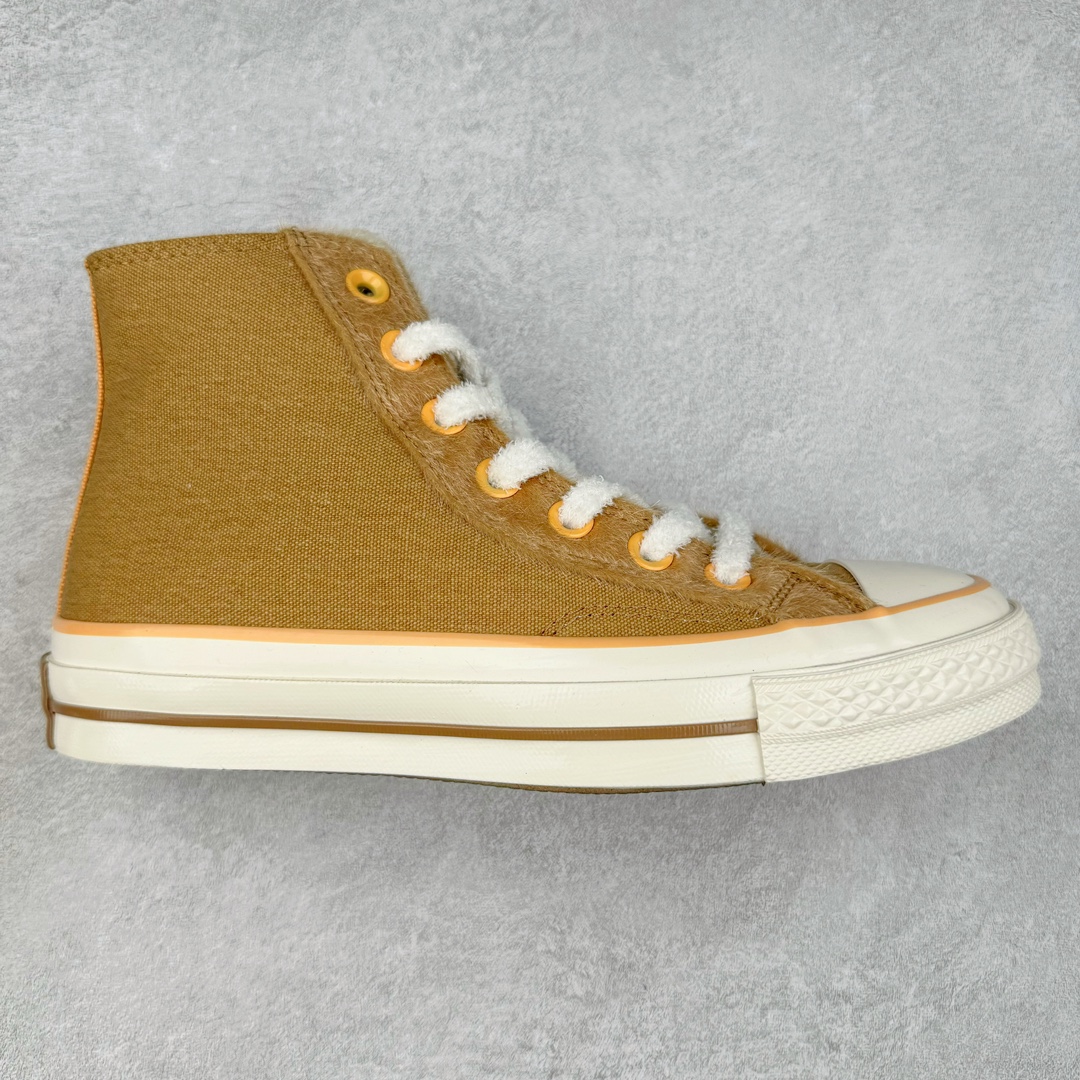 Converse 秋冬加绒新款 匡威动物园 快乐萌宠系列 本次一共以四款萌宠为主题，分别是兔子、羊驼、水豚和猴子，鞋子以 1970s和All Star鞋型为基础，在原有鞋型上做延伸设计，以四款不同颜色，来区分四款可爱的小动物。每款鞋子都随鞋赠送了同主题的毛绒小包，并且每双鞋都配了两双鞋带，一双毛绒鞋带和一双编织鞋带，毛绒绒的鞋子非常适合秋冬季穿着。 尺码：35-44（36.5 37.5 39.5 41.5 42.5）-选品中心