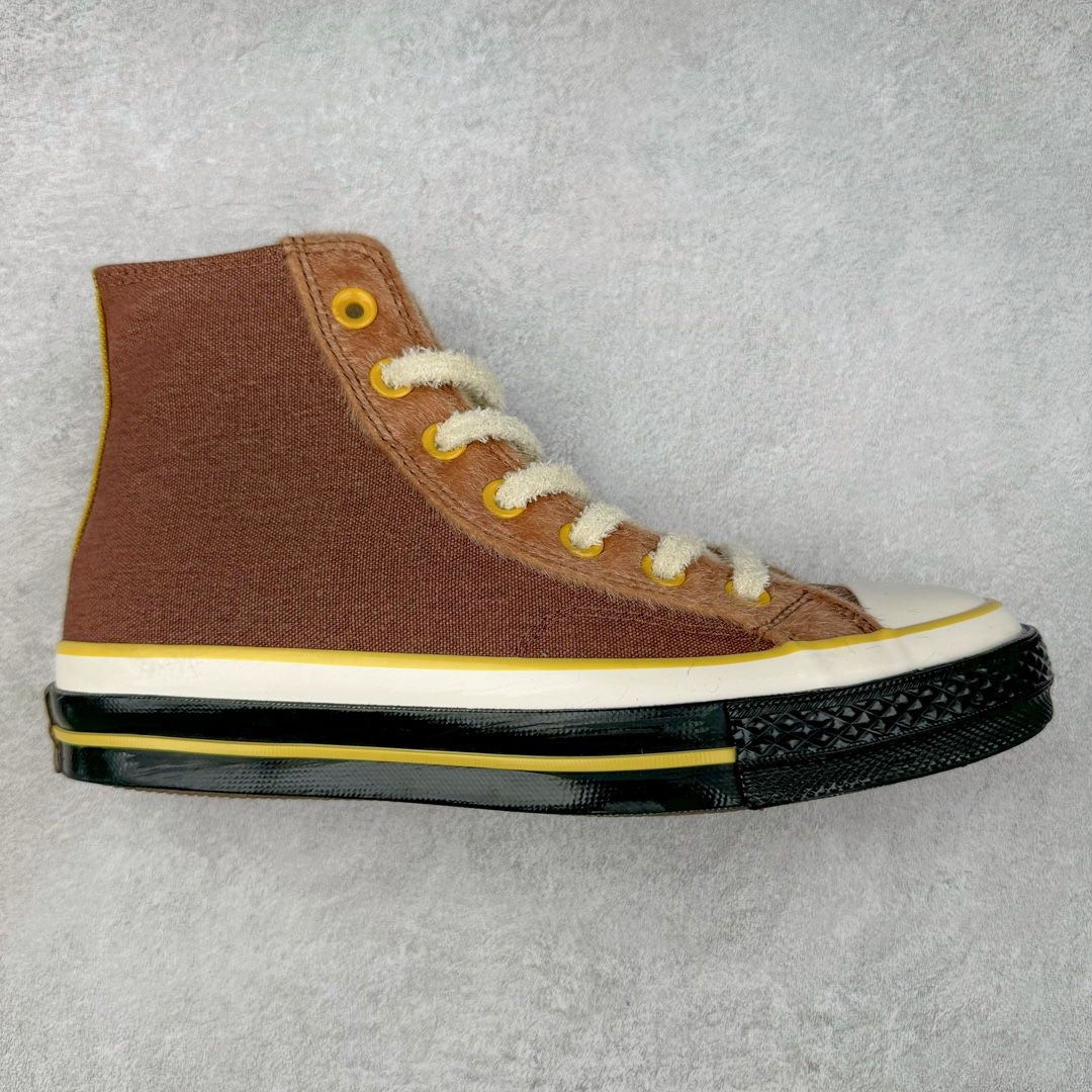 Converse 秋冬加绒新款 匡威动物园 快乐萌宠系列 本次一共以四款萌宠为主题，分别是兔子、羊驼、水豚和猴子，鞋子以 1970s和All Star鞋型为基础，在原有鞋型上做延伸设计，以四款不同颜色，来区分四款可爱的小动物。每款鞋子都随鞋赠送了同主题的毛绒小包，并且每双鞋都配了两双鞋带，一双毛绒鞋带和一双编织鞋带，毛绒绒的鞋子非常适合秋冬季穿着。 尺码：35-44（36.5 37.5 39.5 41.5 42.5）-选品中心