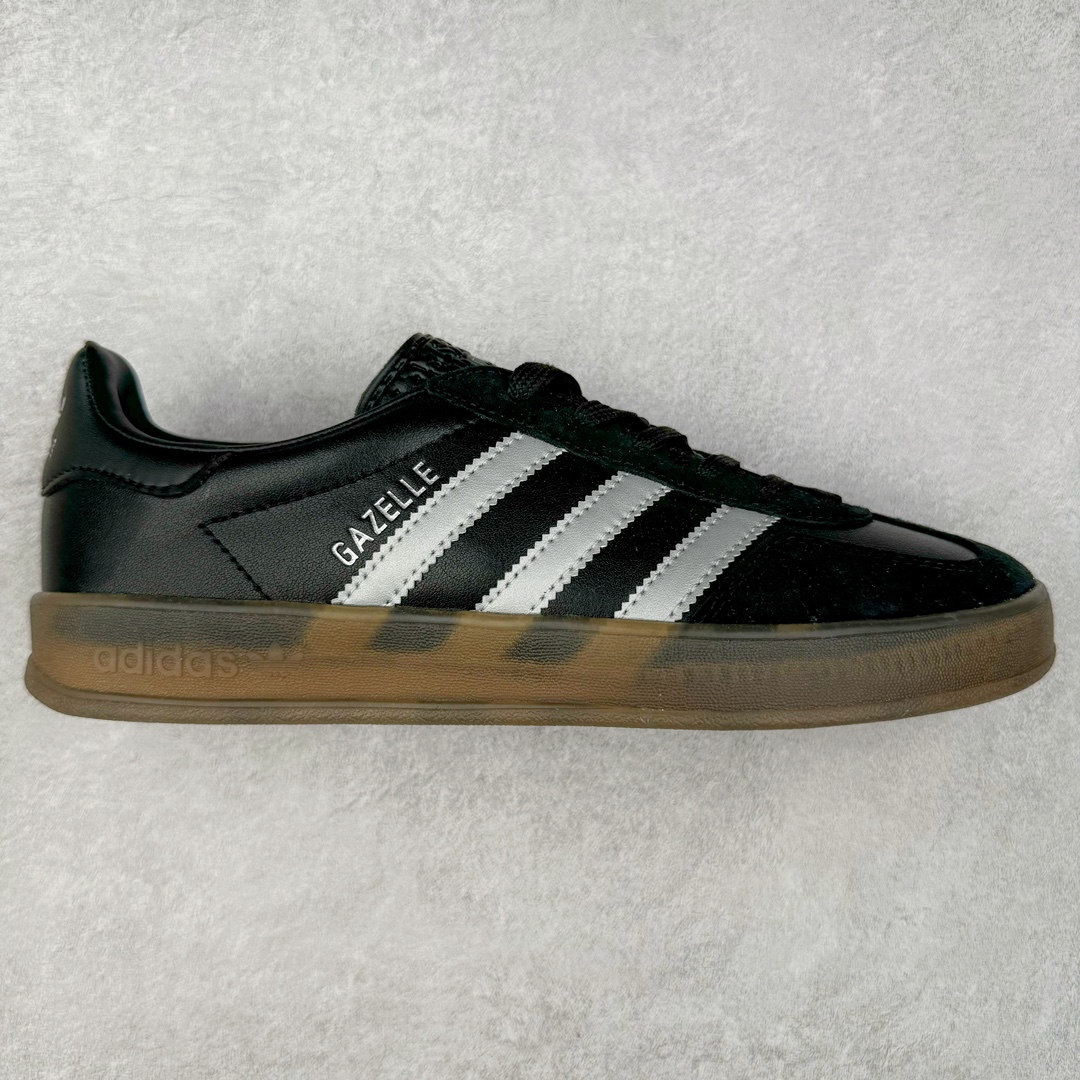 AD Gazelle Indoor Trainers 羚羊内训系列低帮复古百搭休闲运动德训风板鞋 JH8837 90年代经典的复刻版！自60年代以足球训练鞋面世以来,Gazelle就以其经典设计席卷全球。1991年版本的复刻,再造经典Gazelle。采用皮革打造,搭配浊色细节,让这款经典更加简约。尺码：36 36⅔ 37⅓ 38 38⅔ 39⅓ 40 40⅔ 41⅓ 42 42⅔ 43⅓ 44 45-选品中心