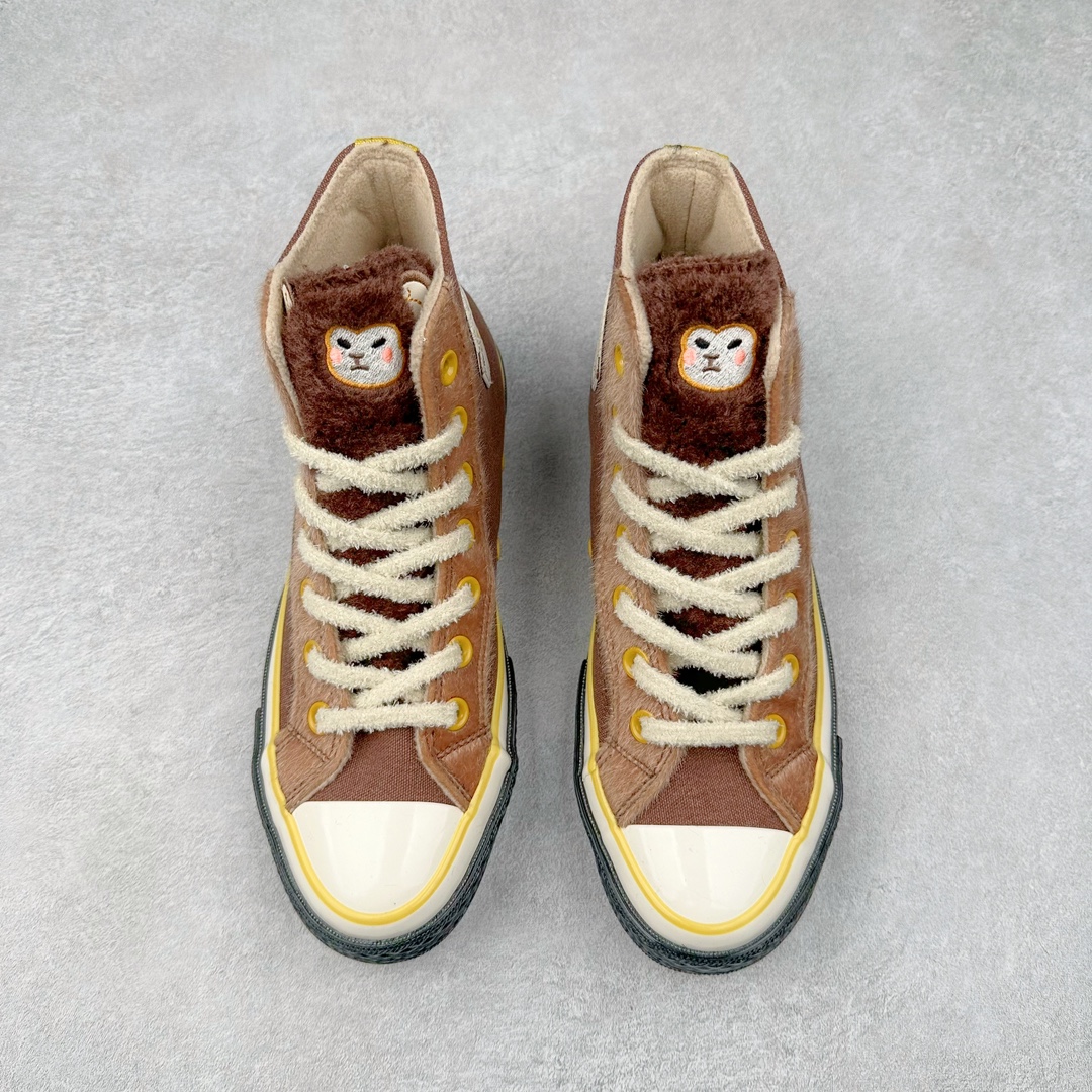 图片[2]-Converse 秋冬加绒新款 匡威动物园 快乐萌宠系列 本次一共以四款萌宠为主题，分别是兔子、羊驼、水豚和猴子，鞋子以 1970s和All Star鞋型为基础，在原有鞋型上做延伸设计，以四款不同颜色，来区分四款可爱的小动物。每款鞋子都随鞋赠送了同主题的毛绒小包，并且每双鞋都配了两双鞋带，一双毛绒鞋带和一双编织鞋带，毛绒绒的鞋子非常适合秋冬季穿着。 尺码：35-44（36.5 37.5 39.5 41.5 42.5）-选品中心