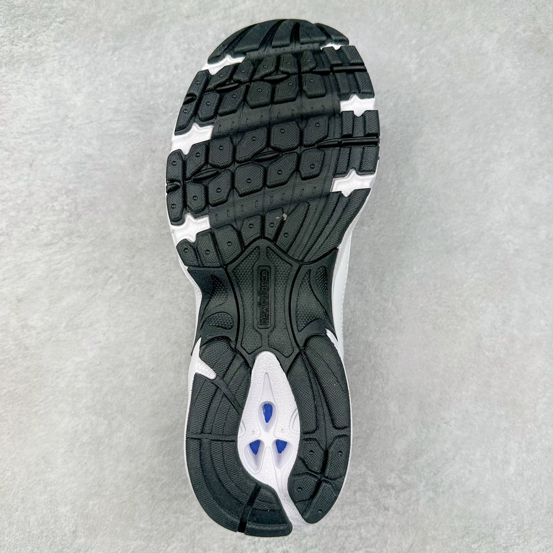 图片[9]-New Balance NB530 新百伦复古透气跑步鞋 抛弃过往以皮革为主的人气轮廓 以极具复古风范的跑鞋外观呈现 设计上全鞋以简约清爽的纯白色作基底 鞋身覆盖大面积织物网眼材质 并于鞋头、鞋带孔眼片等细节处点缀对比鲜明的反光银镀层凸显 鞋舌、侧身等位置则辅以一贯的「N」字标志和品牌徽标彰显身份 最后通过搭载的 ABZORB 缓震中底完善整体造型 尺码：36 37 37.5 38 38.5 39 40 40.5 41 42 42.5 43 44 45-选品中心