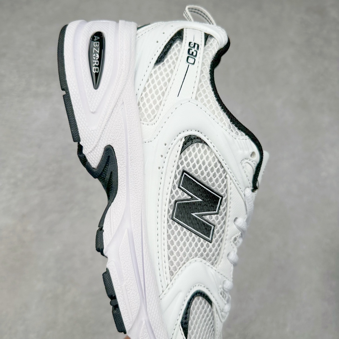图片[6]-New Balance NB530 新百伦复古透气跑步鞋 抛弃过往以皮革为主的人气轮廓 以极具复古风范的跑鞋外观呈现 设计上全鞋以简约清爽的纯白色作基底 鞋身覆盖大面积织物网眼材质 并于鞋头、鞋带孔眼片等细节处点缀对比鲜明的反光银镀层凸显 鞋舌、侧身等位置则辅以一贯的「N」字标志和品牌徽标彰显身份 最后通过搭载的 ABZORB 缓震中底完善整体造型 尺码：36 37 37.5 38 38.5 39 40 40.5 41 42 42.5 43 44 45-选品中心