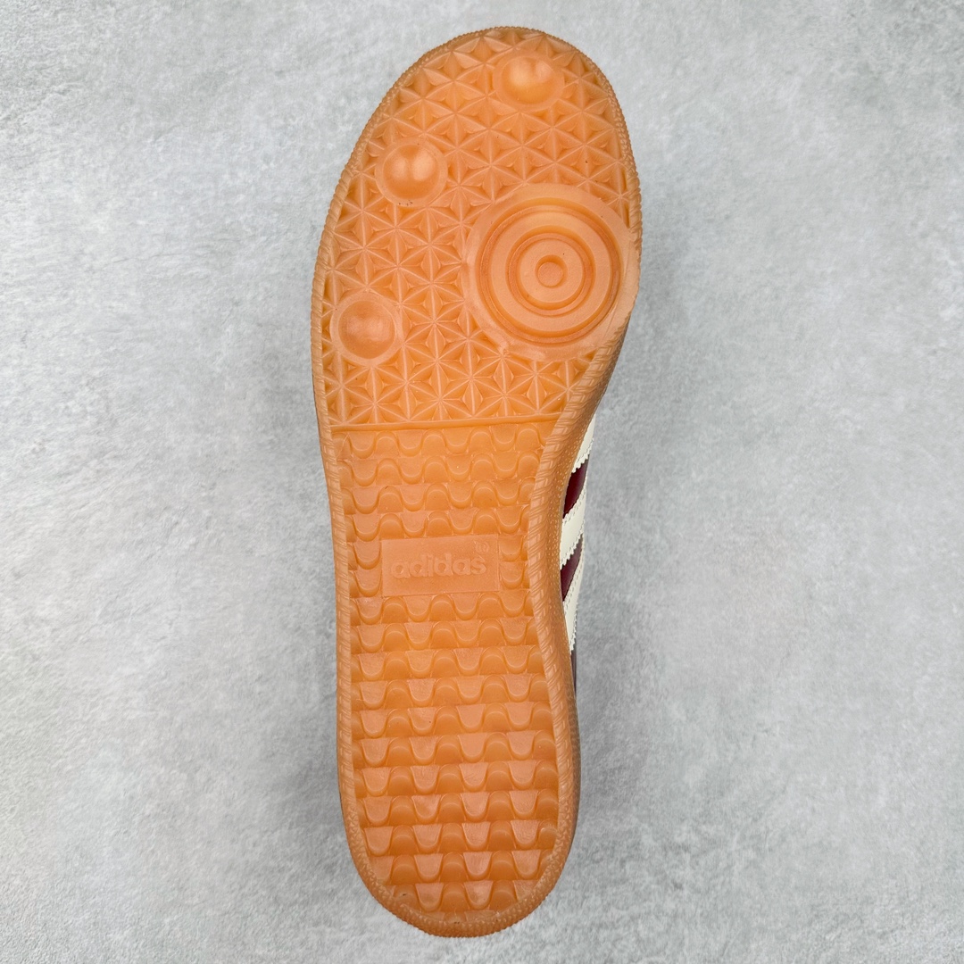 图片[9]-AD Original Samba OG 复古经典轻便板鞋 ID0477 这款桑巴鞋展示了高质量的工艺 带有装饰的超锁缝制和无缝的手感 柔软、柔软的皮革造型和标志性的3条纹完成了精致的外观 正规合身鞋带 鞋面上有绒面鞋垫 橡胶鞋底 享受正畸套筒软感 自50年代首次亮相以来就一直在赢得粉丝的青睐 尺码：36 36.5 37.5 38 38.5 39 40 40.5 41 42 42.5 43 44 44.5 45-选品中心