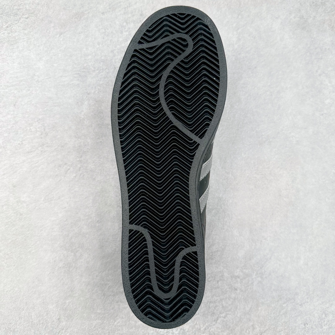 图片[9]-AD Originals Superstar 经典复古贝壳头板鞋 EG4959 诞生于1969年 是第一双将全皮面鞋 身与橡胶鞋头结合在一起的低帮篮球鞋 Superstar最开始 是作为高帮篮球鞋Pro Model的低帮版本而出现的 但因为其独特和醒目的橡胶鞋头造型而让大家熟知 被大家形象地称为\\\”shelltoe\\\”贝壳头 在70年代的美国职业篮球场上 接近3/4的NBA球员都将这双Superstar作为场上用鞋 80年代之后 经过不断的改良和发展 Superstar逐渐成为横跨时装、音乐、街头文化、休闲和运动等各大领域的时尚潮鞋 尺码：36 36.5 37 38 38.5 39 40 40.5 41 42 42.5 43 44 44.5 45-选品中心