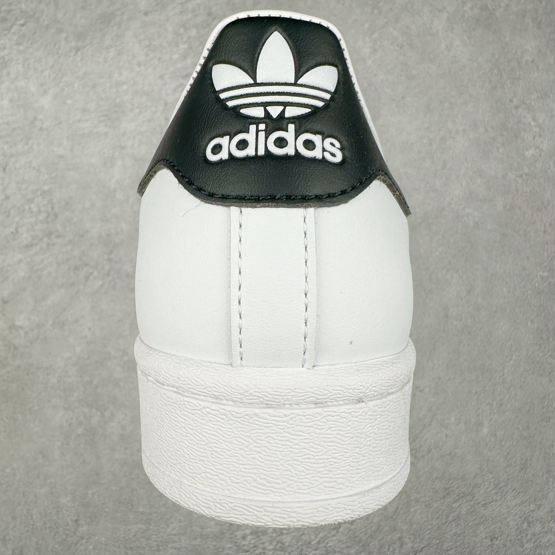 图片[8]-＃H11纯原福利 AD Originals Superstar 经典复古贝壳头板鞋 IH3116 诞生于1969年 是第一双将全皮面鞋 身与橡胶鞋头结合在一起的低帮篮球鞋 Superstar最开始 是作为高帮篮球鞋Pro Model的低帮版本而出现的 但因为其独特和醒目的橡胶鞋头造型而让大家熟知 被大家形象地称为\\\”shelltoe\\\”贝壳头 在70年代的美国职业篮球场上 接近3/4的NBA球员都将这双Superstar作为场上用鞋 80年代之后 经过不断的改良和发展 Superstar逐渐成为横跨时装、音乐、街头文化、休闲和运动等各大领域的时尚潮鞋 尺码：35.5 36 36.5 37 38 38.5 39 40 40.5 41 42 42.5 43 44 44.5 45-选品中心