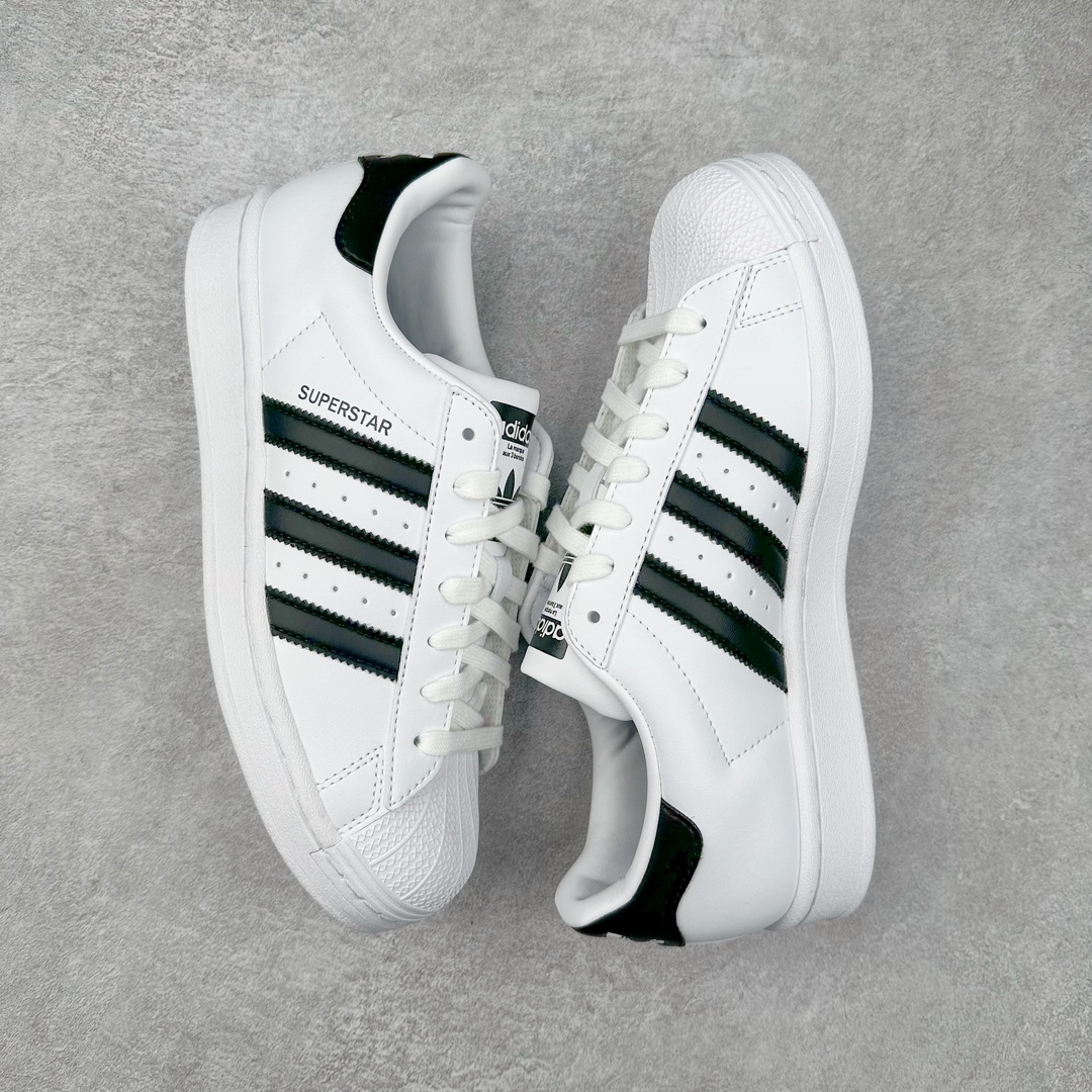 图片[3]-＃H11纯原福利 AD Originals Superstar 经典复古贝壳头板鞋 IH3116 诞生于1969年 是第一双将全皮面鞋 身与橡胶鞋头结合在一起的低帮篮球鞋 Superstar最开始 是作为高帮篮球鞋Pro Model的低帮版本而出现的 但因为其独特和醒目的橡胶鞋头造型而让大家熟知 被大家形象地称为\\\”shelltoe\\\”贝壳头 在70年代的美国职业篮球场上 接近3/4的NBA球员都将这双Superstar作为场上用鞋 80年代之后 经过不断的改良和发展 Superstar逐渐成为横跨时装、音乐、街头文化、休闲和运动等各大领域的时尚潮鞋 尺码：35.5 36 36.5 37 38 38.5 39 40 40.5 41 42 42.5 43 44 44.5 45-选品中心