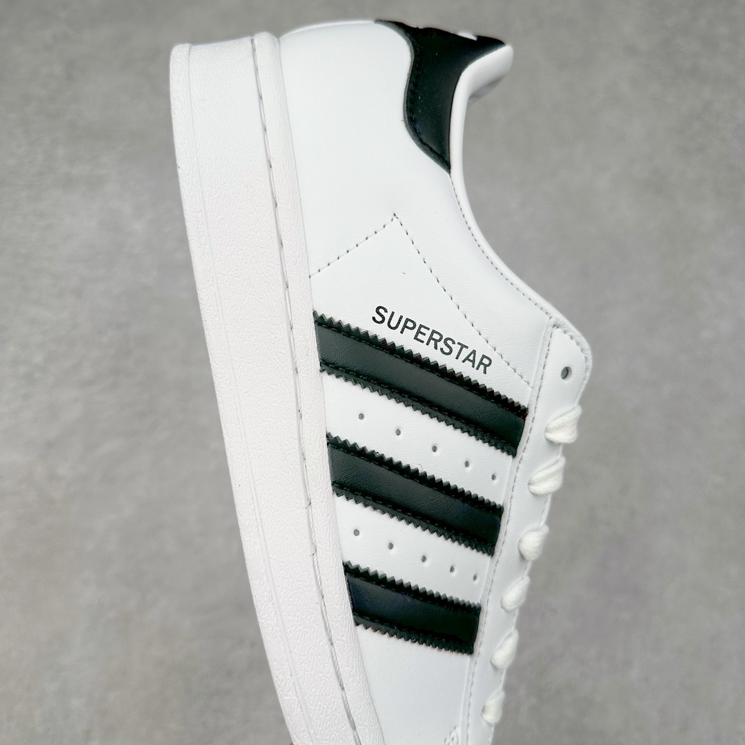 图片[6]-＃H11纯原福利 AD Originals Superstar 经典复古贝壳头板鞋 IH3116 诞生于1969年 是第一双将全皮面鞋 身与橡胶鞋头结合在一起的低帮篮球鞋 Superstar最开始 是作为高帮篮球鞋Pro Model的低帮版本而出现的 但因为其独特和醒目的橡胶鞋头造型而让大家熟知 被大家形象地称为\\\”shelltoe\\\”贝壳头 在70年代的美国职业篮球场上 接近3/4的NBA球员都将这双Superstar作为场上用鞋 80年代之后 经过不断的改良和发展 Superstar逐渐成为横跨时装、音乐、街头文化、休闲和运动等各大领域的时尚潮鞋 尺码：35.5 36 36.5 37 38 38.5 39 40 40.5 41 42 42.5 43 44 44.5 45-选品中心