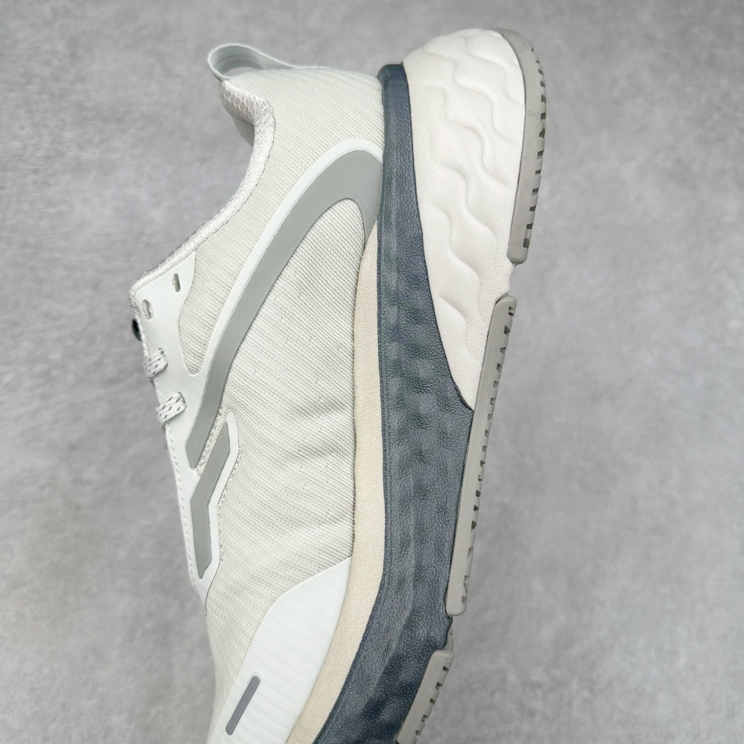 图片[7]-FILA Athletics 斐乐时尚舒适网布织物防滑耐磨 低帮训练跑步鞋 FUSION 系列传承了 FILA 的百年基因，融入年轻运动及潮流文化，成为引领变革、创新突破的一代。以“1+N” 的跨界合作模式重现经典的同时创造经典。带来最出其不意的跨界合作惊喜。同时，FILAFUSION把FILA 的 DNA 融入到定制体验里，你可以随心制造厲于你的产品。FILA FUSION 的鞋家族涵盖了老爹鞋、跑步鞋、网球鞋、季节款。风格复古新潮，满足了时尚人士出行及各类运动的搭配需求，成为当下年轻人筷拥的鞋类品牌之一。FILA FUSION 走进年轻人的世界，通过年轻人运动，街舞，滑板，篮球，展现 FILA FUSION 的潮流态度和年轻文化。FILA FUSION 认为末来属于引领变革、创新突破的年轻一代，让我们一起构成 FILA 未来的蓝图吧！尺码：35.5 36 36.5 37.5 38 38.5 39 40 40.5 41 42 42.5 43 44 44.5 45 45.5-选品中心