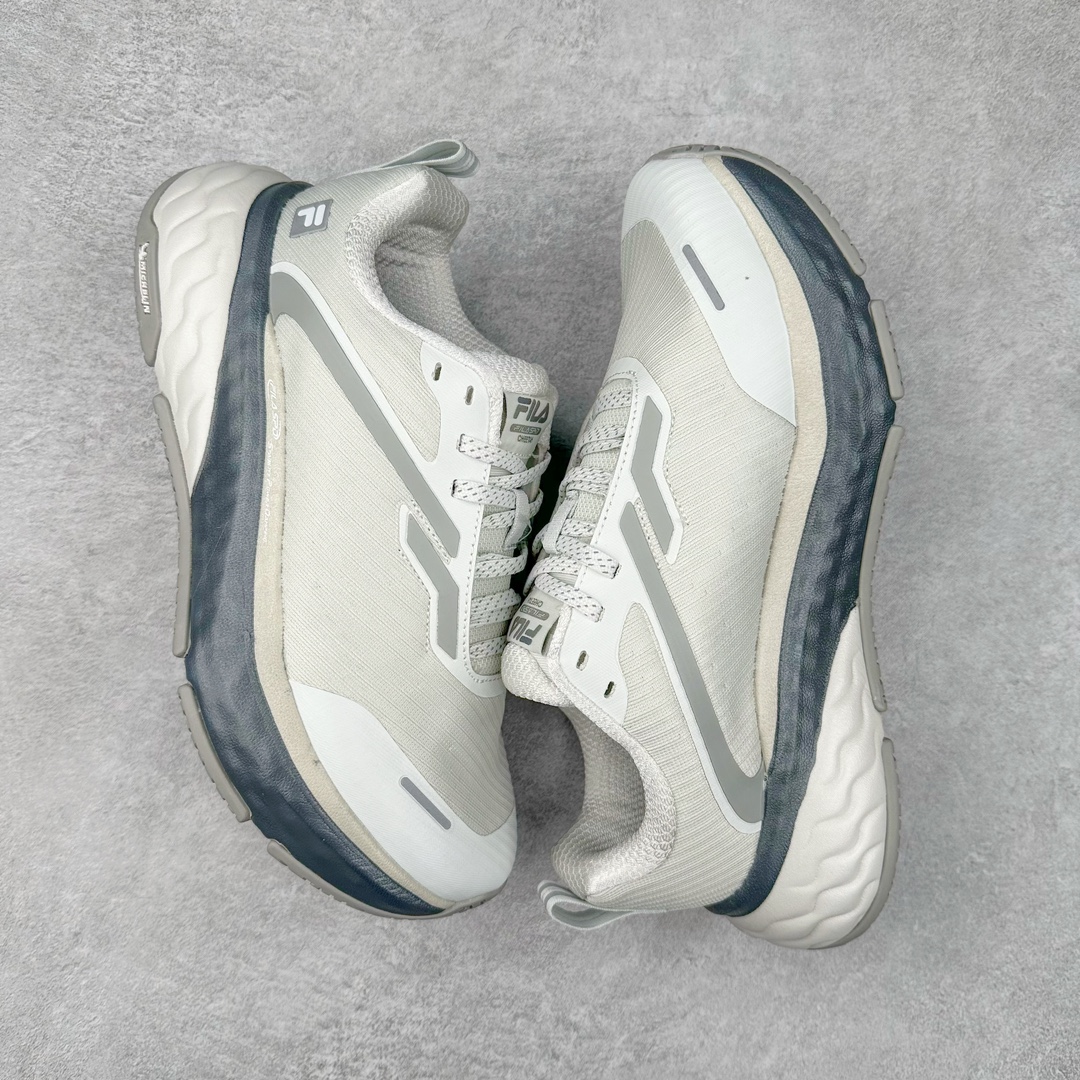 图片[3]-FILA Athletics 斐乐时尚舒适网布织物防滑耐磨 低帮训练跑步鞋 FUSION 系列传承了 FILA 的百年基因，融入年轻运动及潮流文化，成为引领变革、创新突破的一代。以“1+N” 的跨界合作模式重现经典的同时创造经典。带来最出其不意的跨界合作惊喜。同时，FILAFUSION把FILA 的 DNA 融入到定制体验里，你可以随心制造厲于你的产品。FILA FUSION 的鞋家族涵盖了老爹鞋、跑步鞋、网球鞋、季节款。风格复古新潮，满足了时尚人士出行及各类运动的搭配需求，成为当下年轻人筷拥的鞋类品牌之一。FILA FUSION 走进年轻人的世界，通过年轻人运动，街舞，滑板，篮球，展现 FILA FUSION 的潮流态度和年轻文化。FILA FUSION 认为末来属于引领变革、创新突破的年轻一代，让我们一起构成 FILA 未来的蓝图吧！尺码：35.5 36 36.5 37.5 38 38.5 39 40 40.5 41 42 42.5 43 44 44.5 45 45.5-选品中心