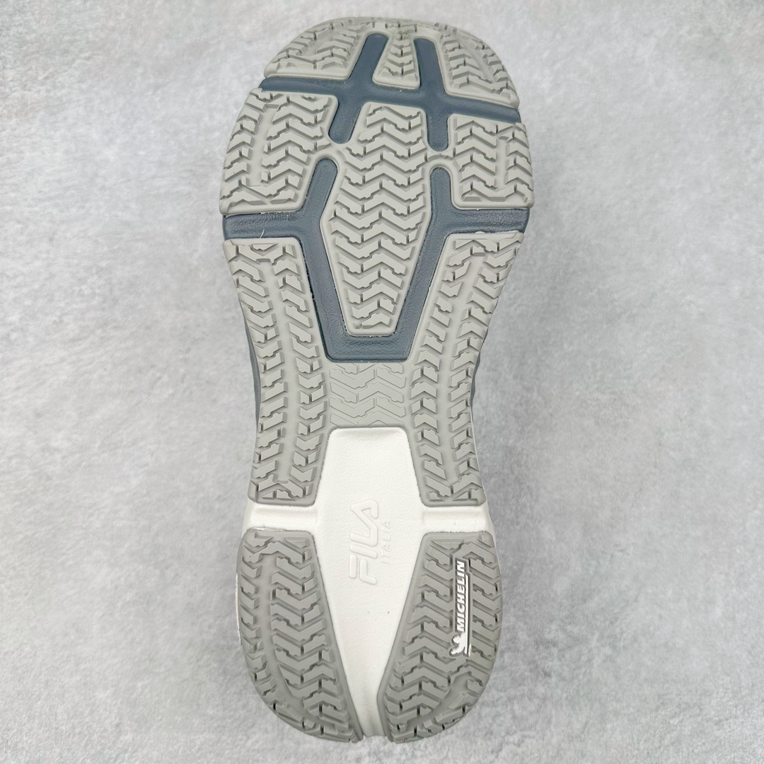 图片[9]-FILA Athletics 斐乐时尚舒适网布织物防滑耐磨 低帮训练跑步鞋 FUSION 系列传承了 FILA 的百年基因，融入年轻运动及潮流文化，成为引领变革、创新突破的一代。以“1+N” 的跨界合作模式重现经典的同时创造经典。带来最出其不意的跨界合作惊喜。同时，FILAFUSION把FILA 的 DNA 融入到定制体验里，你可以随心制造厲于你的产品。FILA FUSION 的鞋家族涵盖了老爹鞋、跑步鞋、网球鞋、季节款。风格复古新潮，满足了时尚人士出行及各类运动的搭配需求，成为当下年轻人筷拥的鞋类品牌之一。FILA FUSION 走进年轻人的世界，通过年轻人运动，街舞，滑板，篮球，展现 FILA FUSION 的潮流态度和年轻文化。FILA FUSION 认为末来属于引领变革、创新突破的年轻一代，让我们一起构成 FILA 未来的蓝图吧！尺码：35.5 36 36.5 37.5 38 38.5 39 40 40.5 41 42 42.5 43 44 44.5 45 45.5-选品中心