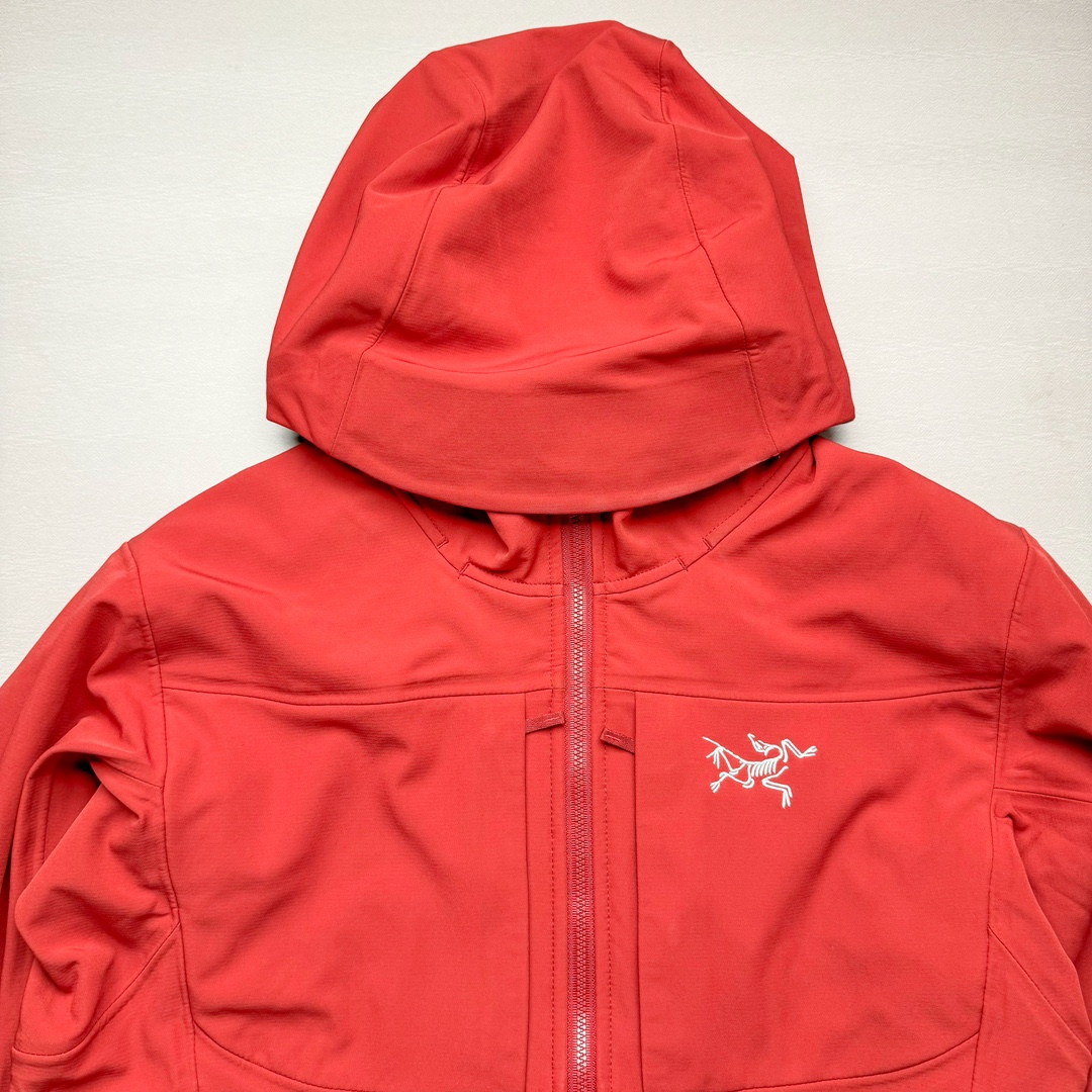 图片[4]-＃TZD Arcteryx GAMMA MX Hoody 始祖鸟户外运动抗风雪混合天气场景透气保暖耐磨连帽夹克加绒冲锋衣 软壳中的旗舰款 原版面料定织开发长达半年 正面科技涂层反面还原高克重拉绒 凸显保暖性 内里全压胶封 原版一致工艺 防水指数28000mm 区别市面各种偷工减料版 百灵达航机刺绣 实拍自鉴 尺码：S M L XL XXL-选品中心