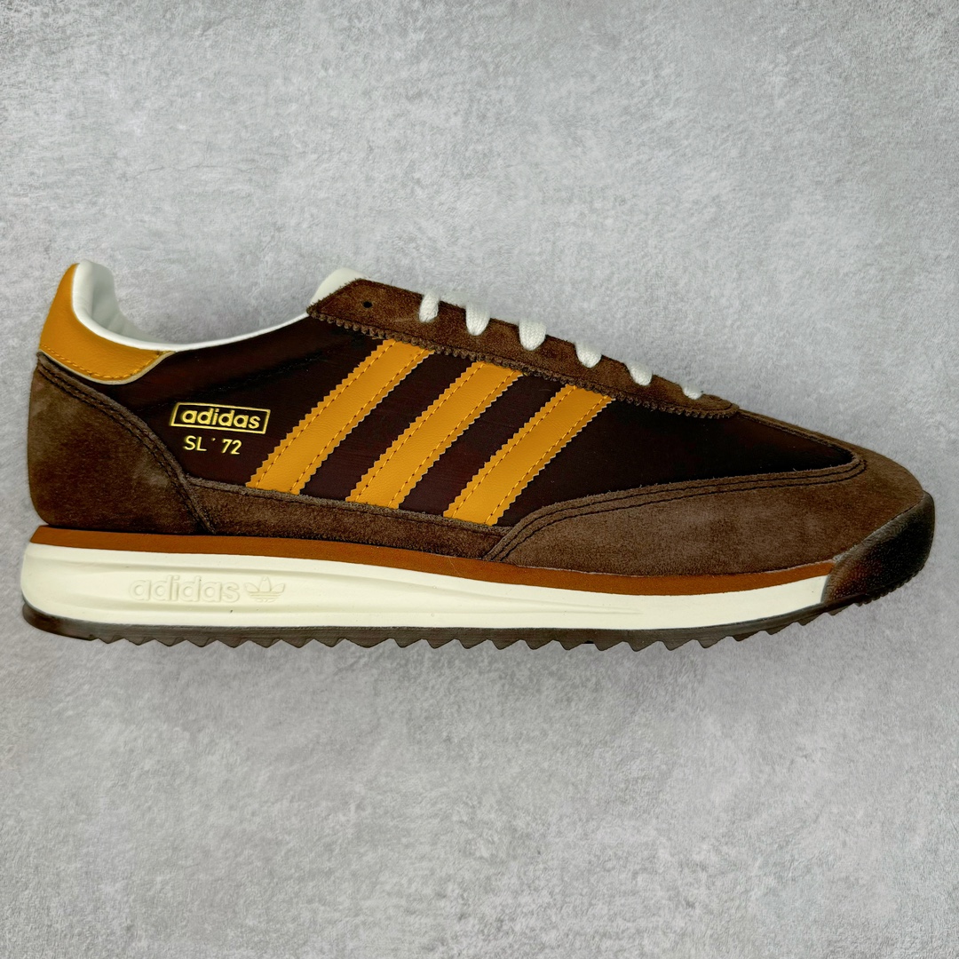 ＃CS AD Wmns SL72 OG 系列德训足球风百搭低帮休闲运动板鞋 JI2490 采用高弹EVA+MODEL+RB三层组合底 区别市面RB一体大底 三层组合鞋底重量与原鞋一致 Originals 将有「T 头鞋」造型的诞生于 1972 年的 SL72 鞋款复刻带回 各位买鞋又有新选择了 1972 年 SL72 问世后 引领了后来阿迪达斯的跑鞋发展方向 其中「SL」代表了 Super Light 彰显了产品轻便的特性 1972 年 SL72 问世后 引领了后来阿迪达斯的跑鞋发展方向 其中「SL」代表了 Super Light 彰显了产品轻便的特性 这次 Originals 延续其轻质经典的基因 带来男女两款 SL72 男生款带来 SL72 RS 鞋型 RS 意为 Reshaped（重塑）鞋款在保留了经典的外观基础上 在尼龙材质里增加了填充物 使鞋型更加挺立和饱满 鞋头则更加圆润 鞋底的 EVA 材质则增加了鞋款的高度 女生款则带来 SL72 OG W 鞋型 OG 顾名思义则是致敬经典款式 相较于 RS（Reshaped）鞋款 鞋身更加纤细 其整体鞋身轮廓、线条、细节、材质上尊崇 70 年代 SL72 的设计 还原经典味道 尺码：36 36⅔ 37⅓ 38 38⅔ 39⅓ 40 40⅔ 41⅓ 42 42⅔ 43⅓ 44 44⅔ 45-选品中心