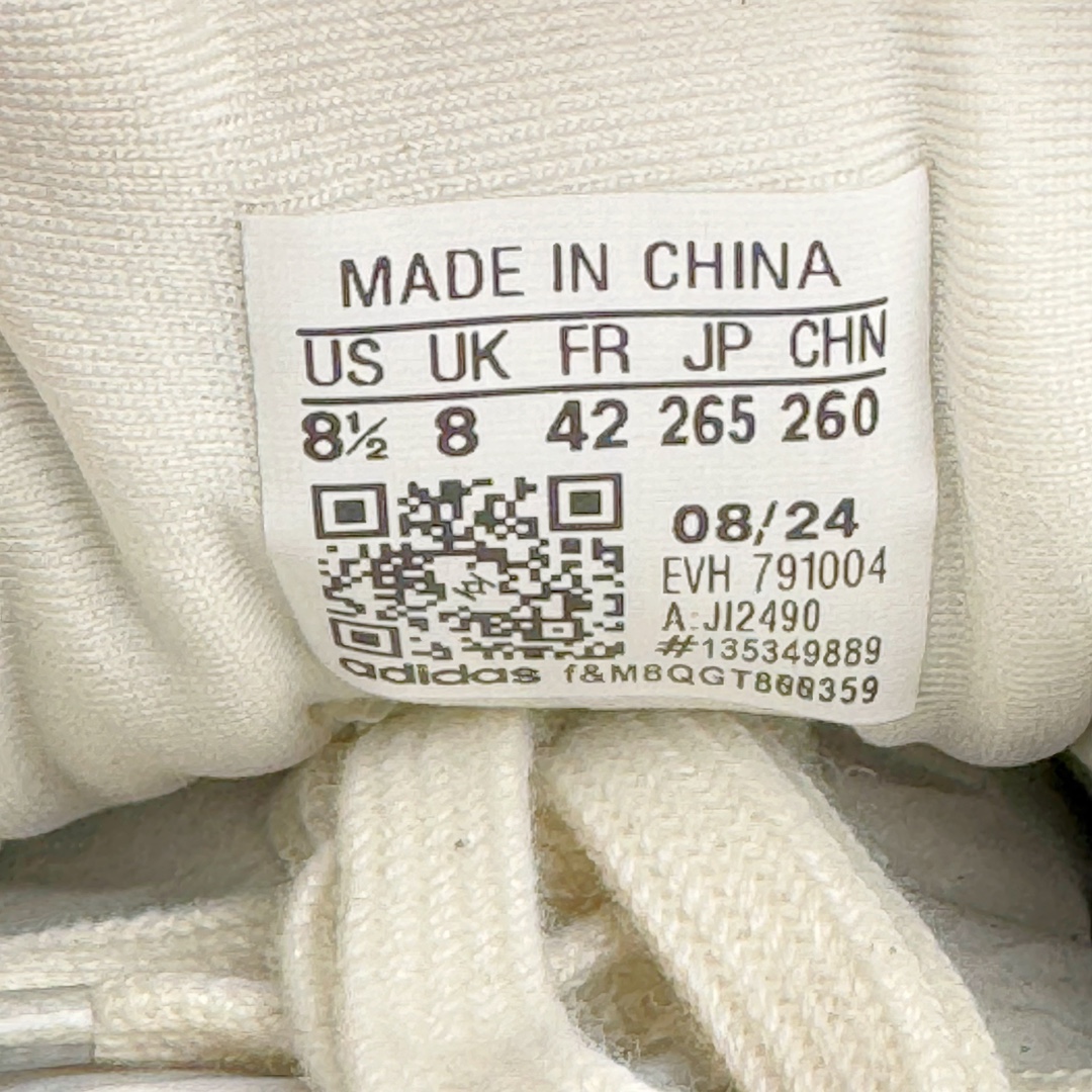 图片[12]-＃CS AD Wmns SL72 OG 系列德训足球风百搭低帮休闲运动板鞋 JI2490 采用高弹EVA+MODEL+RB三层组合底 区别市面RB一体大底 三层组合鞋底重量与原鞋一致 Originals 将有「T 头鞋」造型的诞生于 1972 年的 SL72 鞋款复刻带回 各位买鞋又有新选择了 1972 年 SL72 问世后 引领了后来阿迪达斯的跑鞋发展方向 其中「SL」代表了 Super Light 彰显了产品轻便的特性 1972 年 SL72 问世后 引领了后来阿迪达斯的跑鞋发展方向 其中「SL」代表了 Super Light 彰显了产品轻便的特性 这次 Originals 延续其轻质经典的基因 带来男女两款 SL72 男生款带来 SL72 RS 鞋型 RS 意为 Reshaped（重塑）鞋款在保留了经典的外观基础上 在尼龙材质里增加了填充物 使鞋型更加挺立和饱满 鞋头则更加圆润 鞋底的 EVA 材质则增加了鞋款的高度 女生款则带来 SL72 OG W 鞋型 OG 顾名思义则是致敬经典款式 相较于 RS（Reshaped）鞋款 鞋身更加纤细 其整体鞋身轮廓、线条、细节、材质上尊崇 70 年代 SL72 的设计 还原经典味道 尺码：36 36⅔ 37⅓ 38 38⅔ 39⅓ 40 40⅔ 41⅓ 42 42⅔ 43⅓ 44 44⅔ 45-选品中心